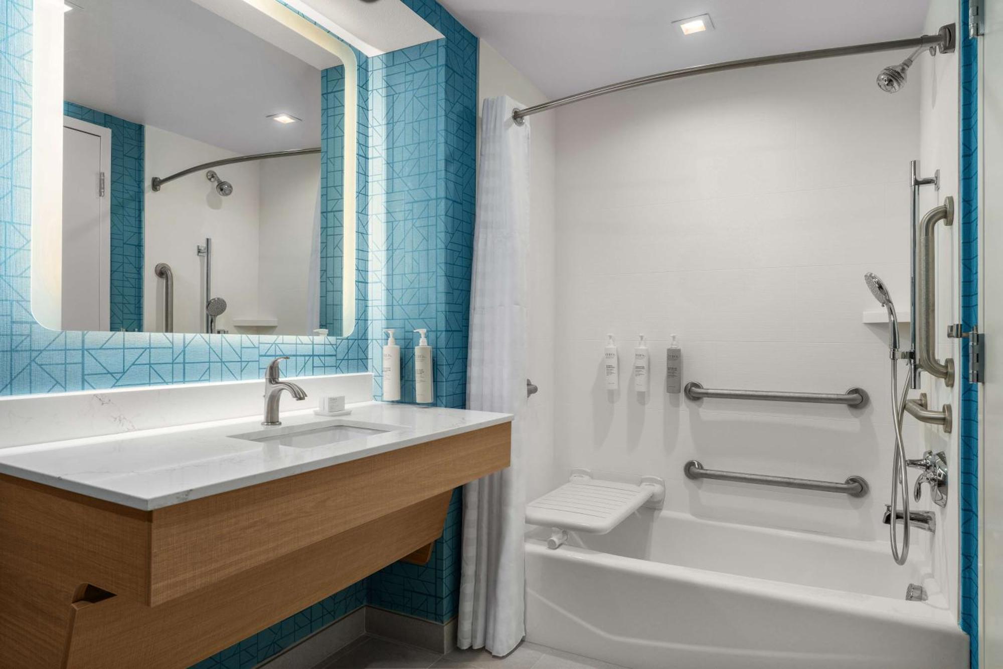 Efficiency King Suite Bath Tub