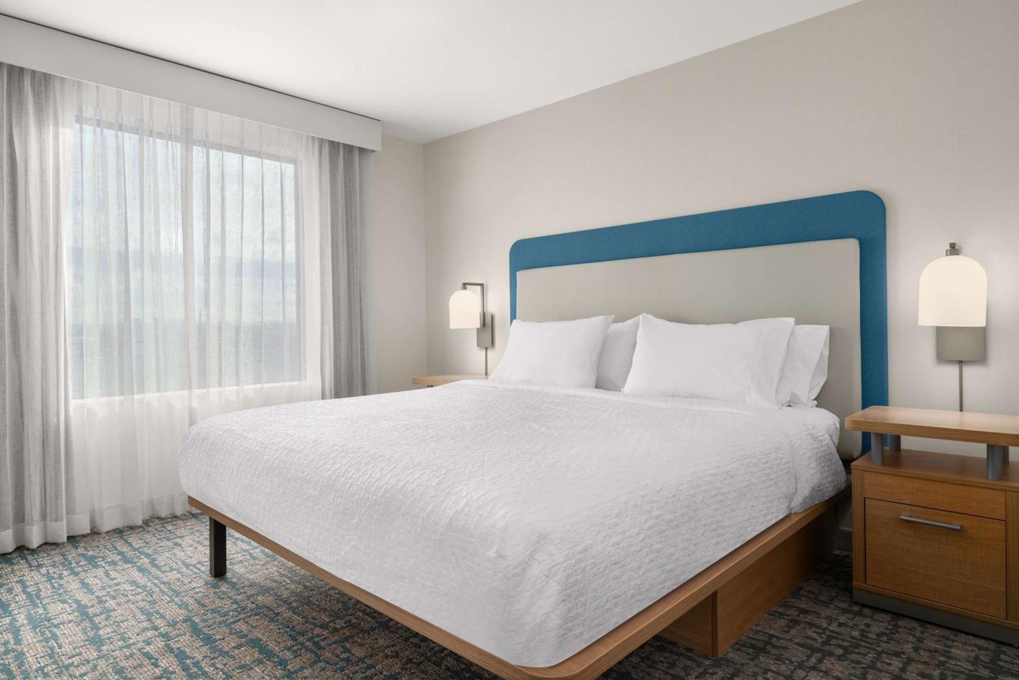 One-Bedroom King Suite Non-Smoking