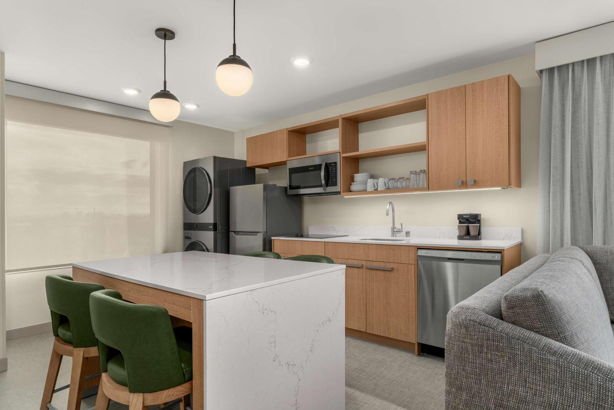 One-Bedroom King Suite Non-Smoking