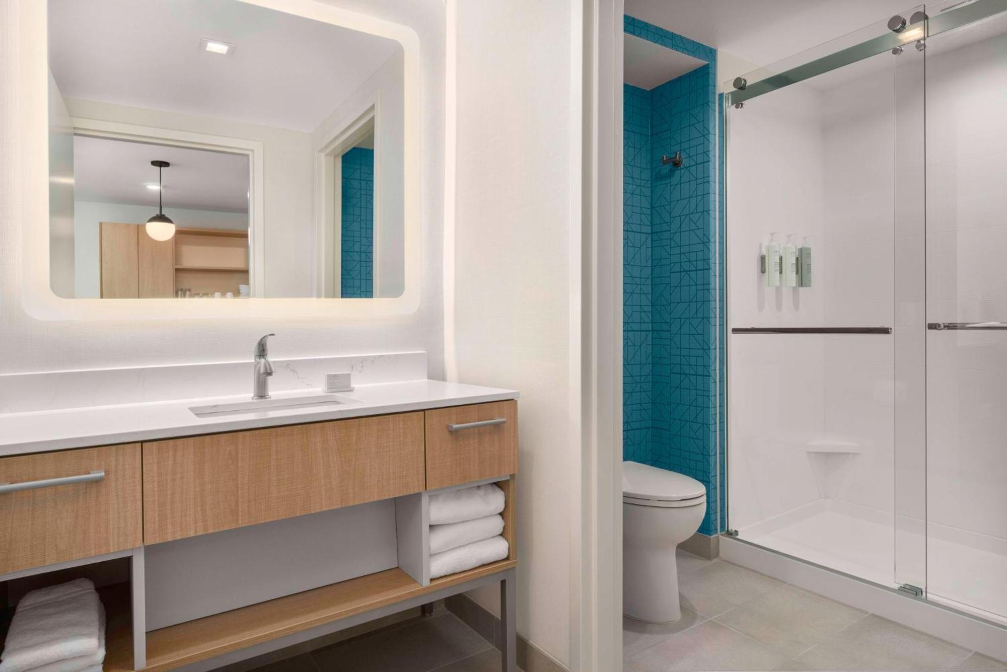 King Studio Suite
