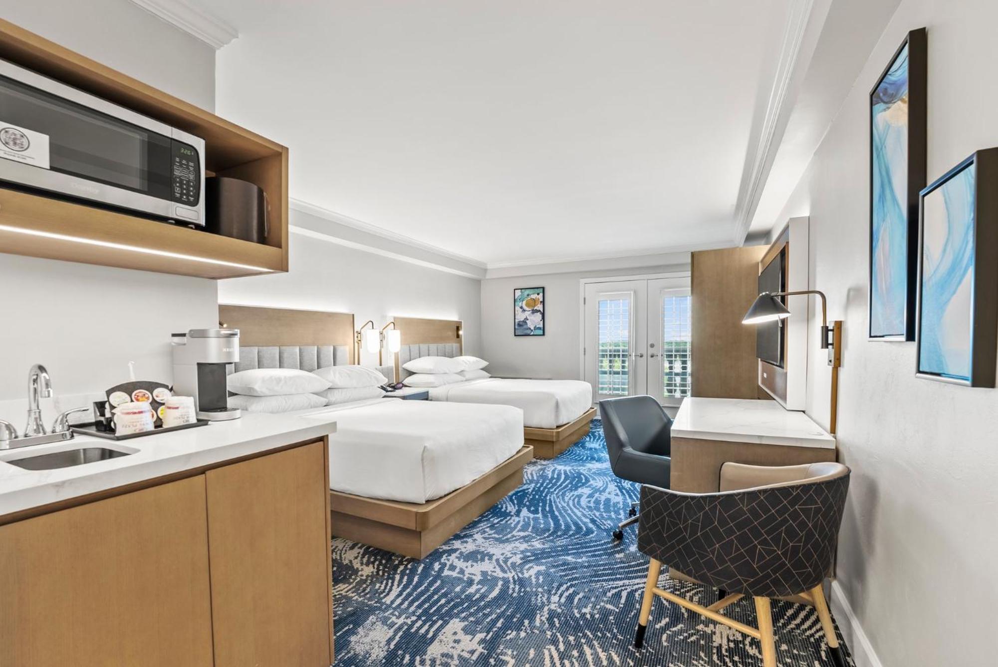 Standard Queen Room Two Queen Beds Mobility Accessible Tub
