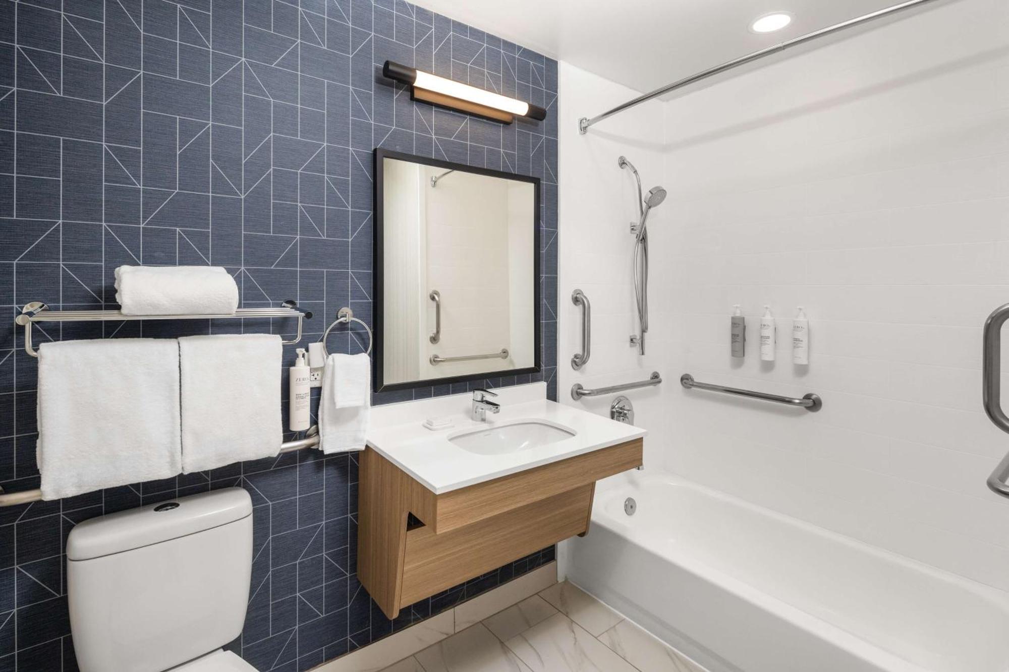 King Room Mobility Accessible Tub