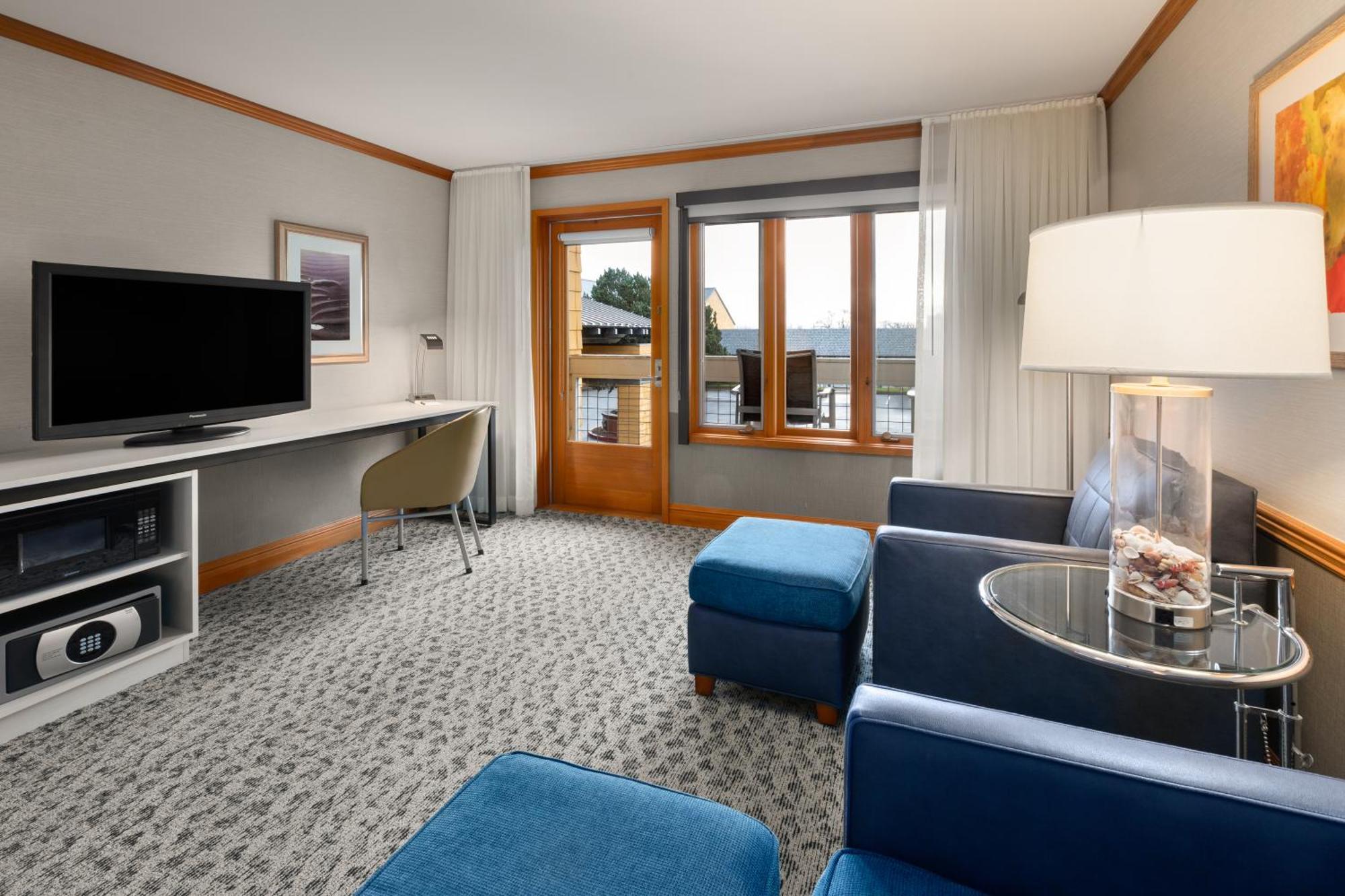Premier King Room Balcony Non-Smoking
