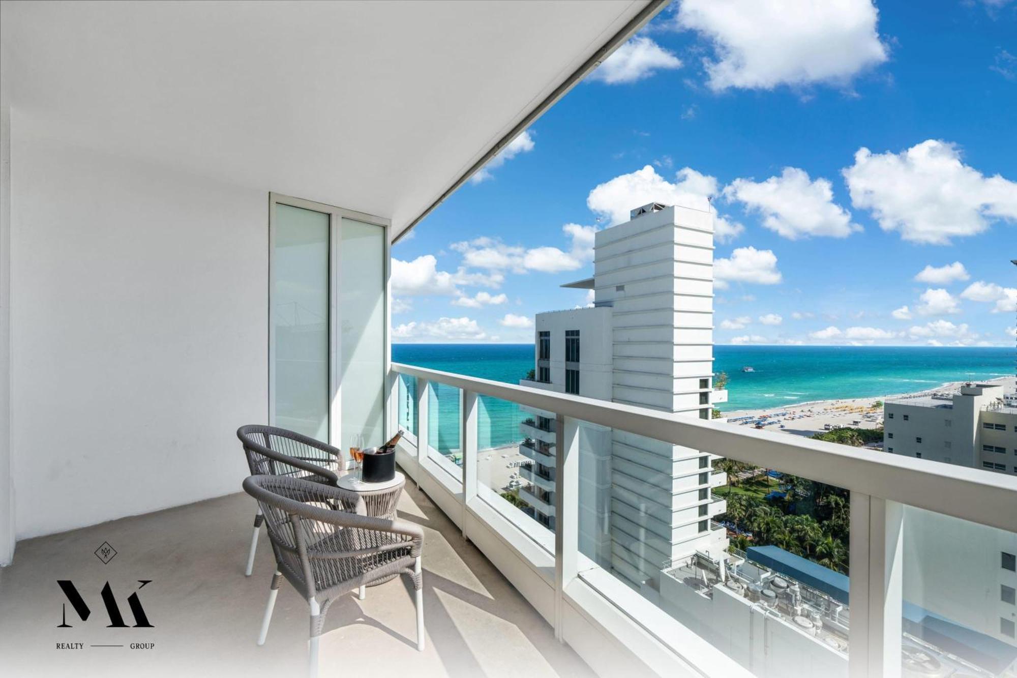 Mniejszy Apartament (Junior Suite) typu Deluxe z widokiem na ocean