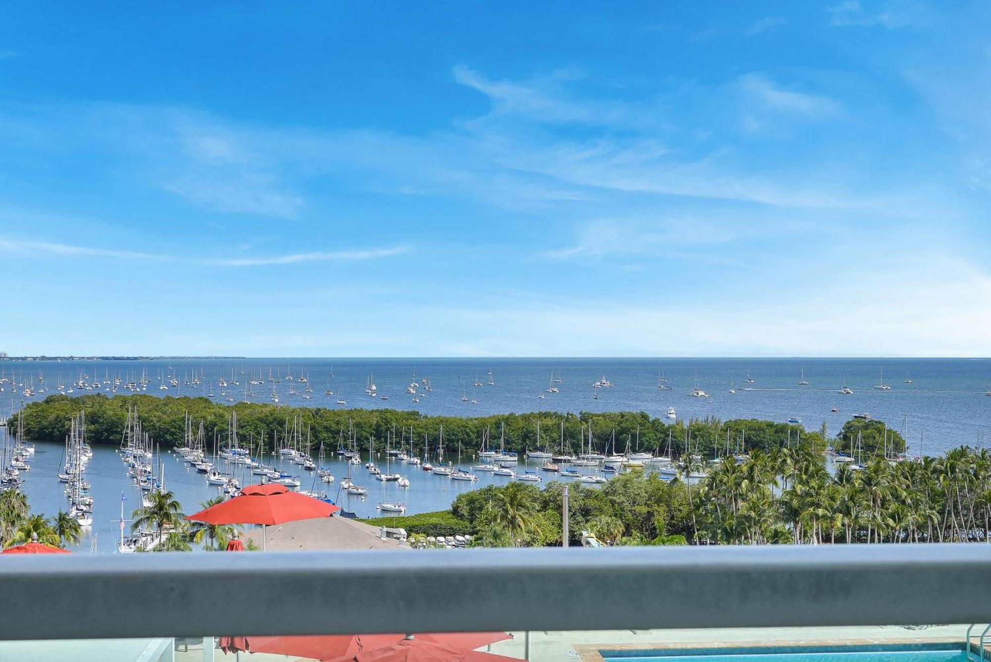 Apartment Pool View