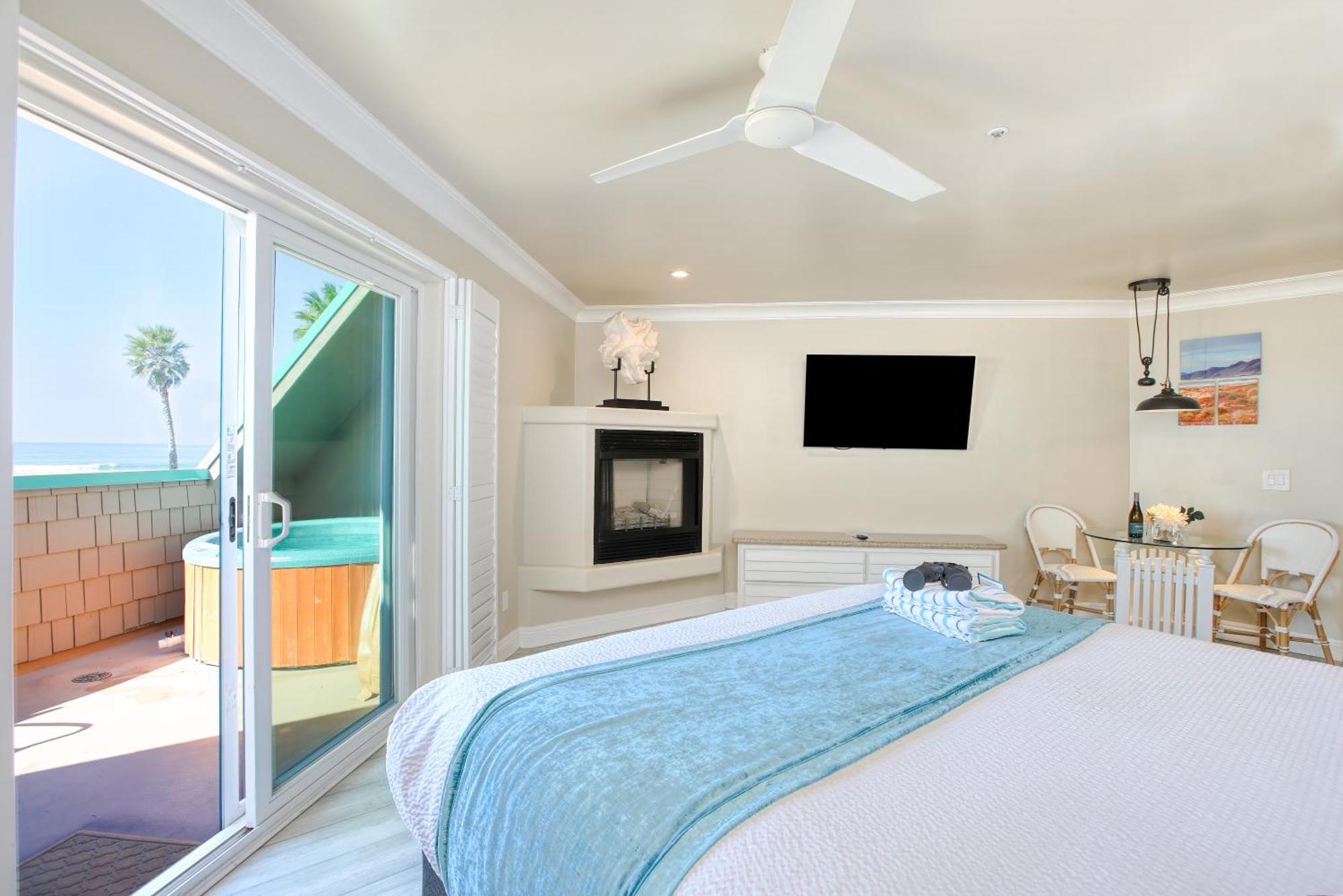 Deluxe King Room Ocean View