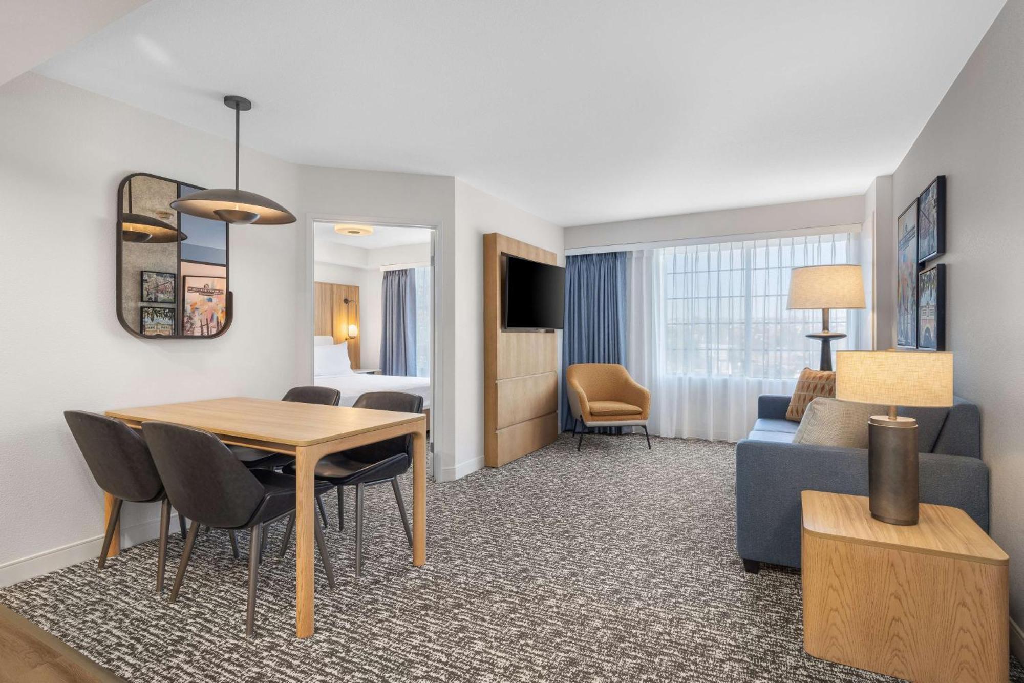 Non-Smoking Two Bedroom Suite Two King Beds