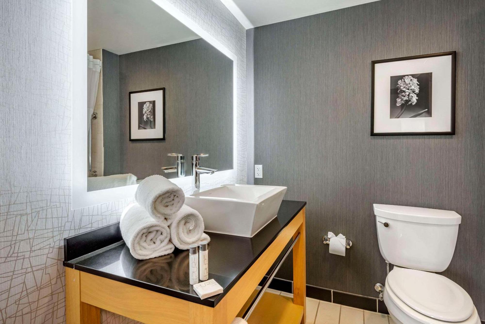 Efficiency Suite Two King Beds Accessible or Non-Smoking