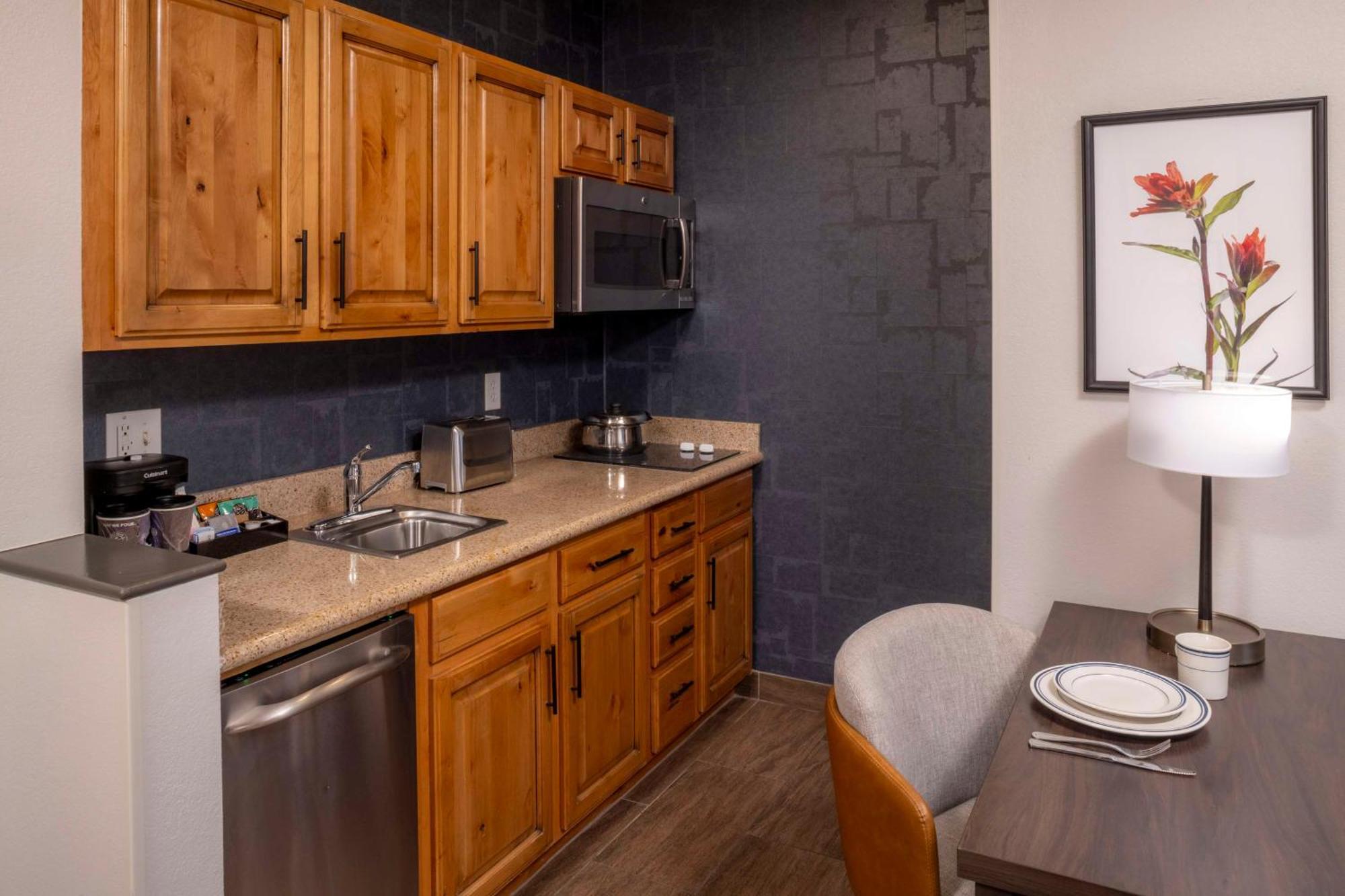 One Bedroom Suite Two Double Beds