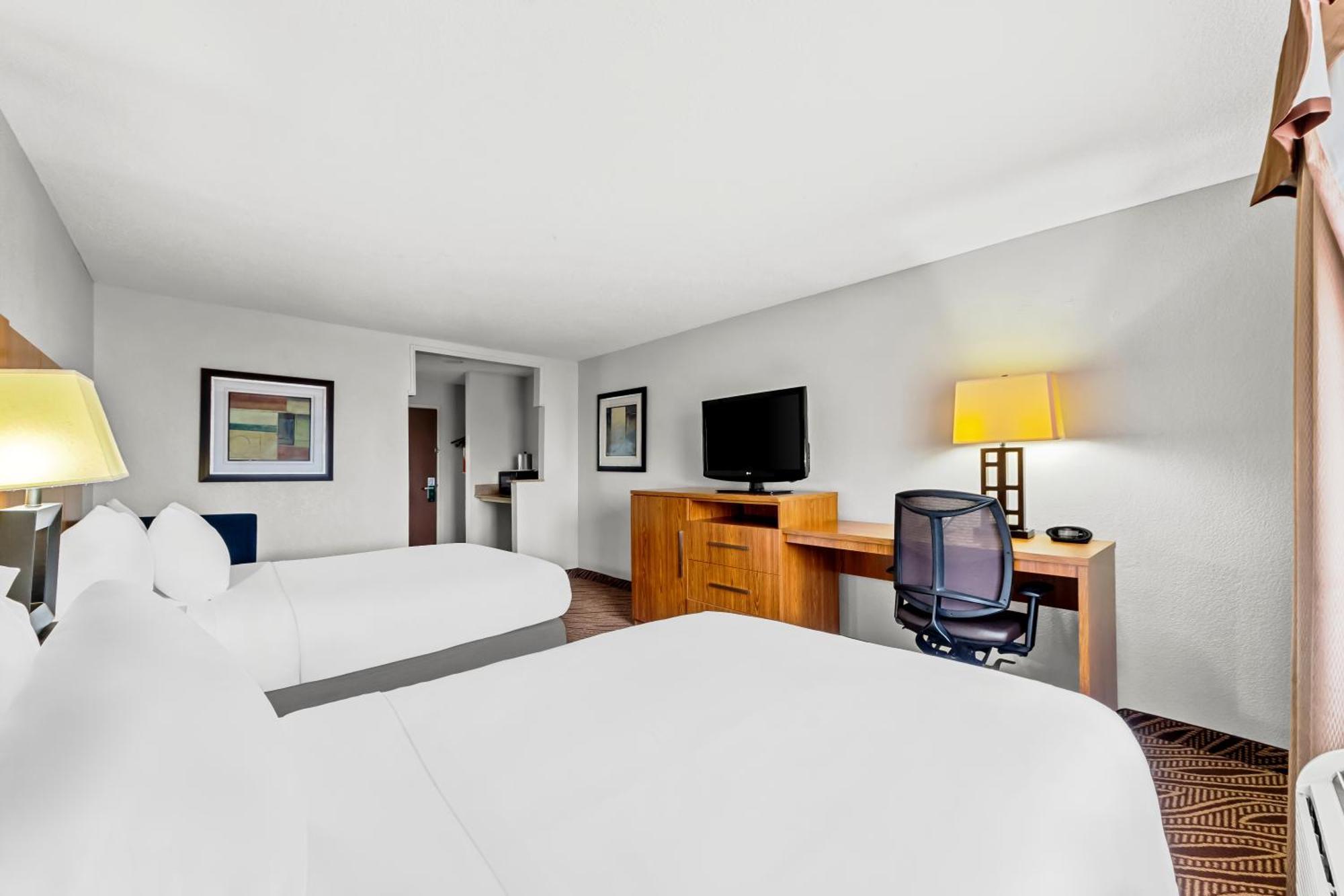 Quadruple Room Disability Access or Non Smoking