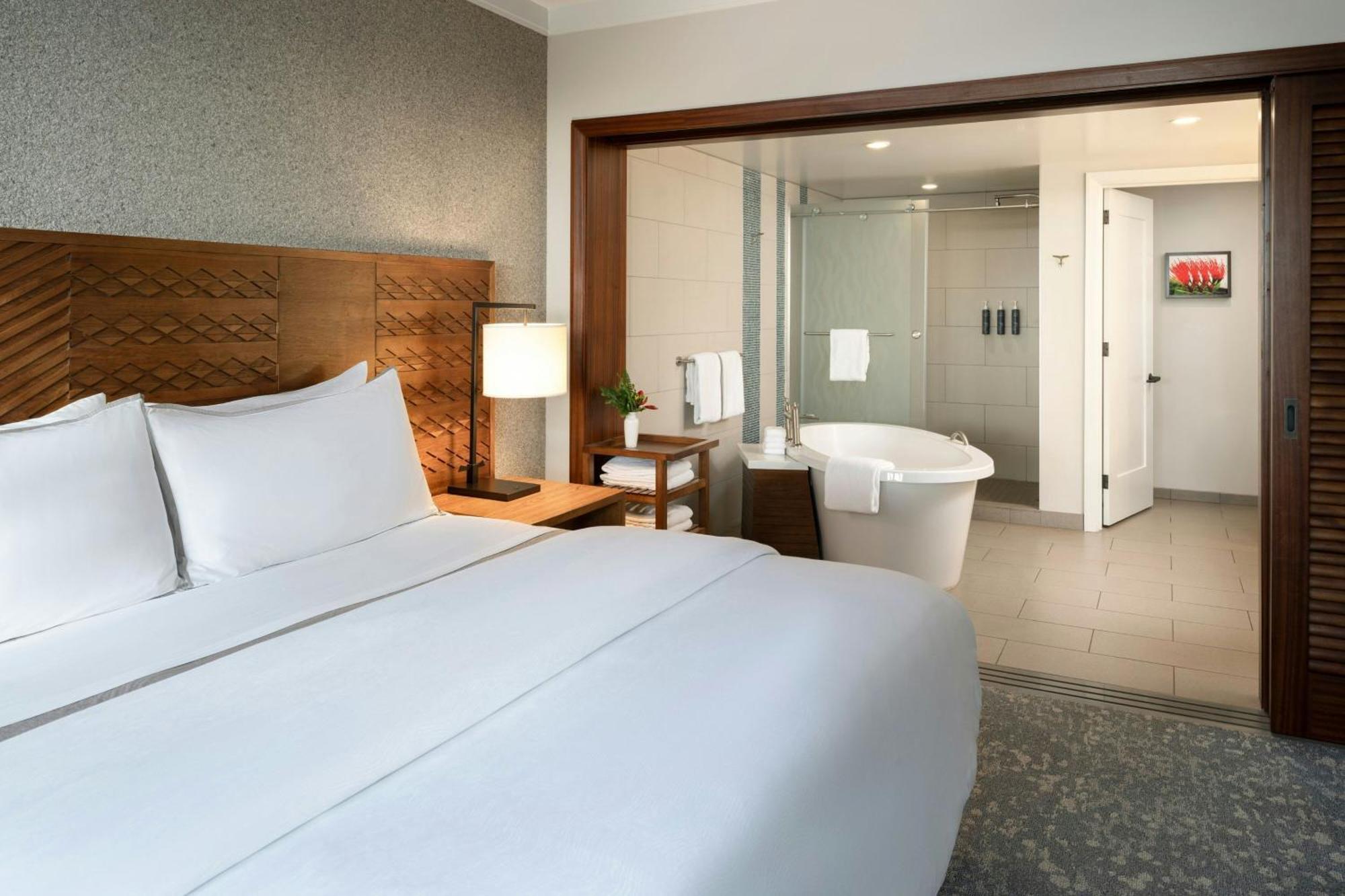 Three-Bedroom Suite Balcony Oceanfront