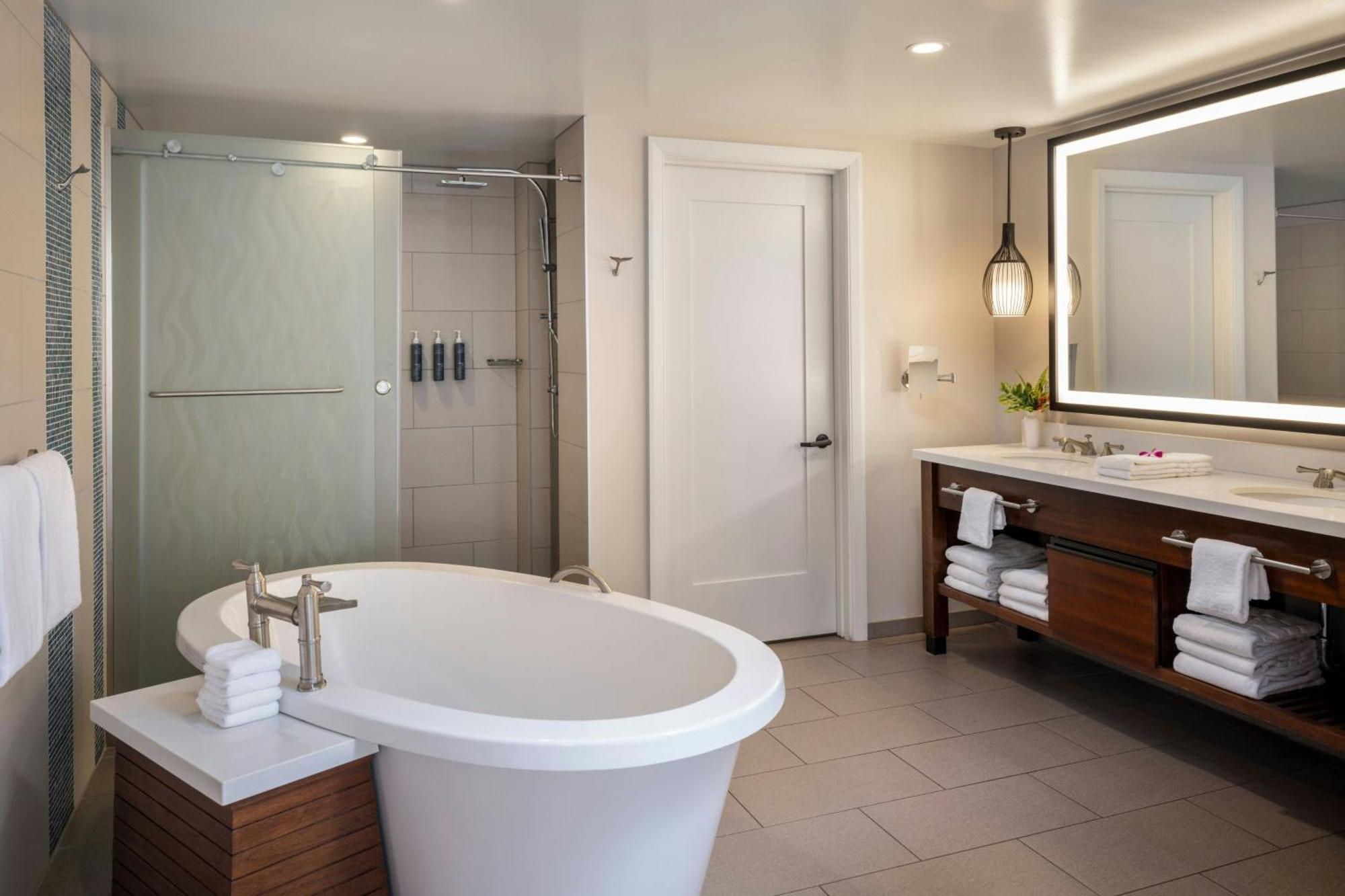 Three-Bedroom Suite Balcony Oceanfront