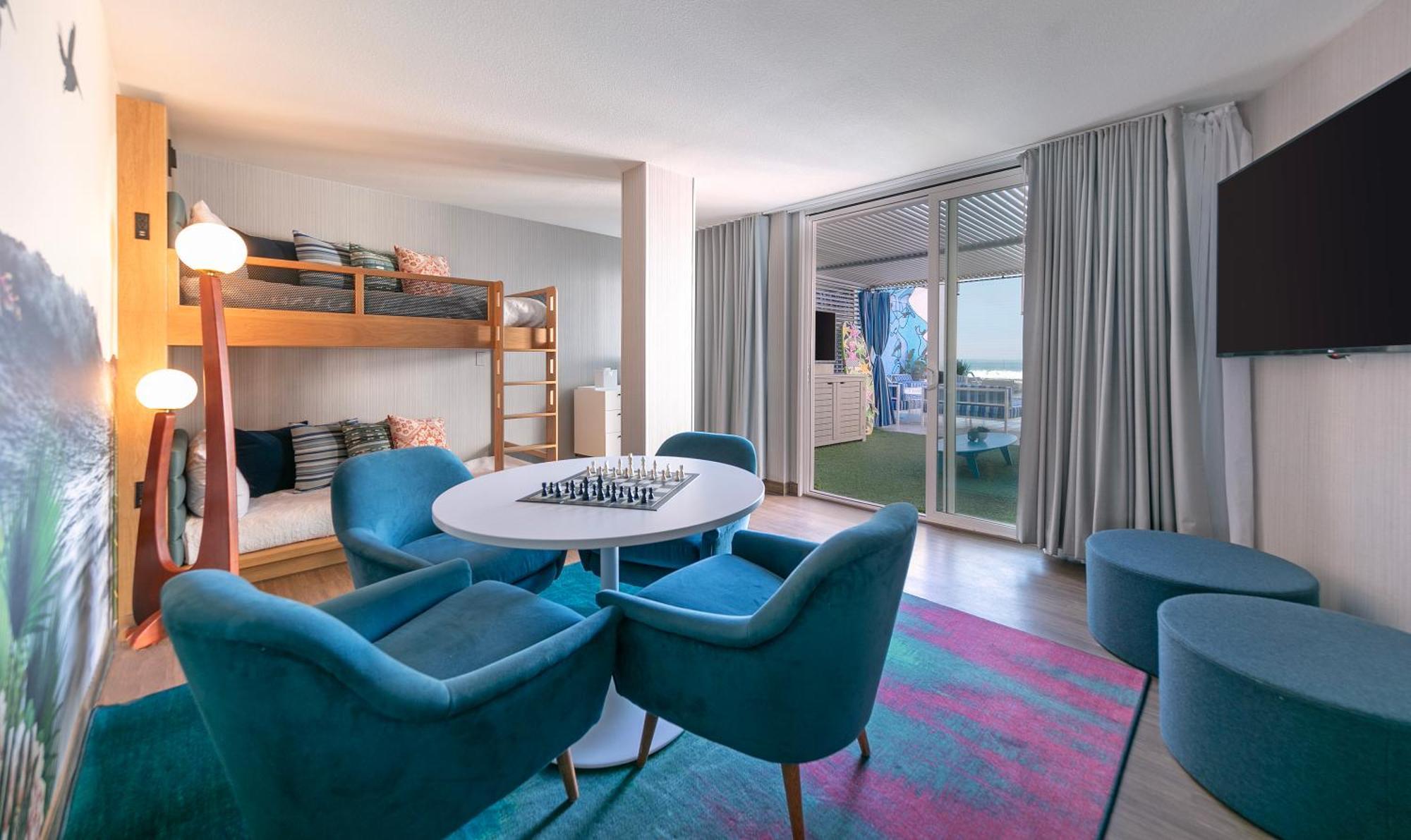 Suite Pool View
