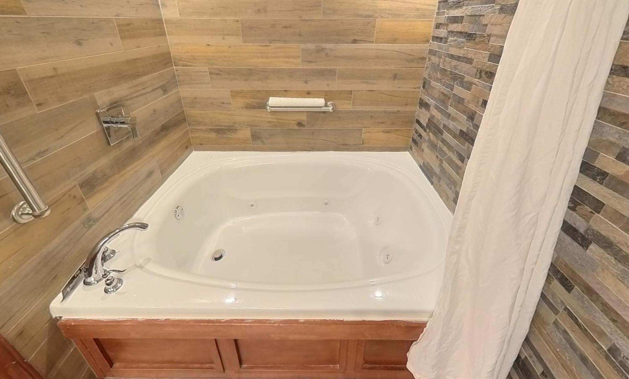 Superior Jr Suite Mountain View King Bed Twin Sofa Bed Fireplace Jacuzzi