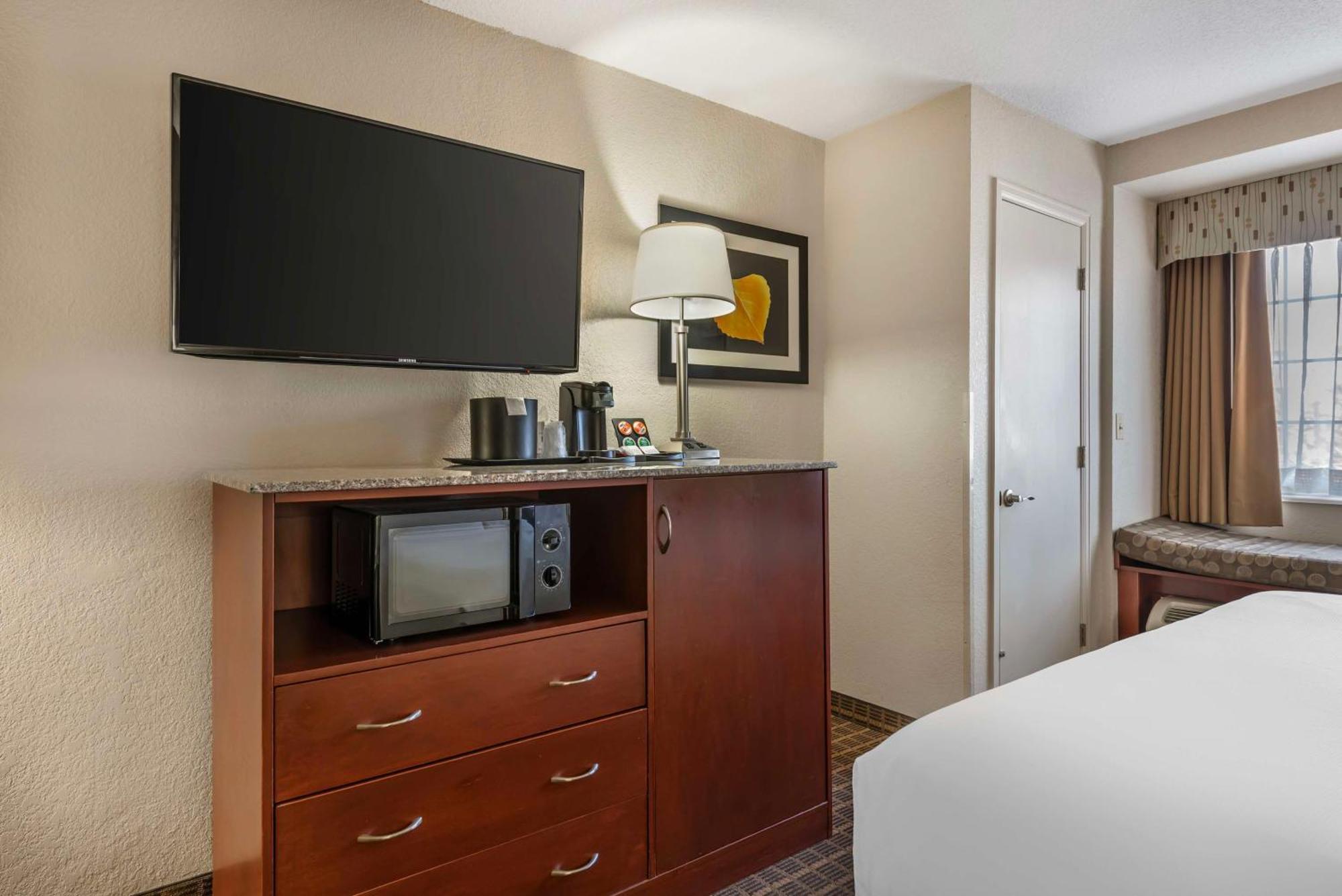 King Suite Mountain View Non-Smoking
