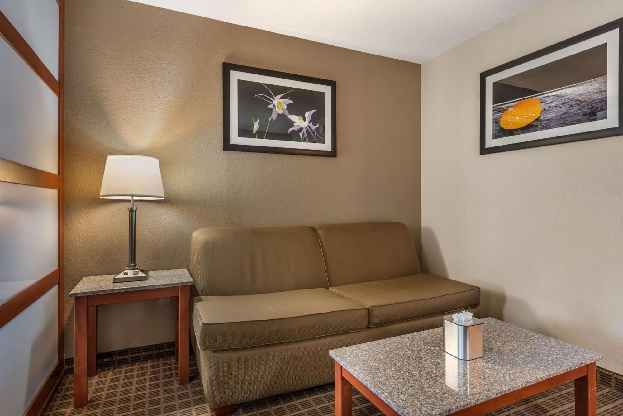 King Suite Non-Smoking