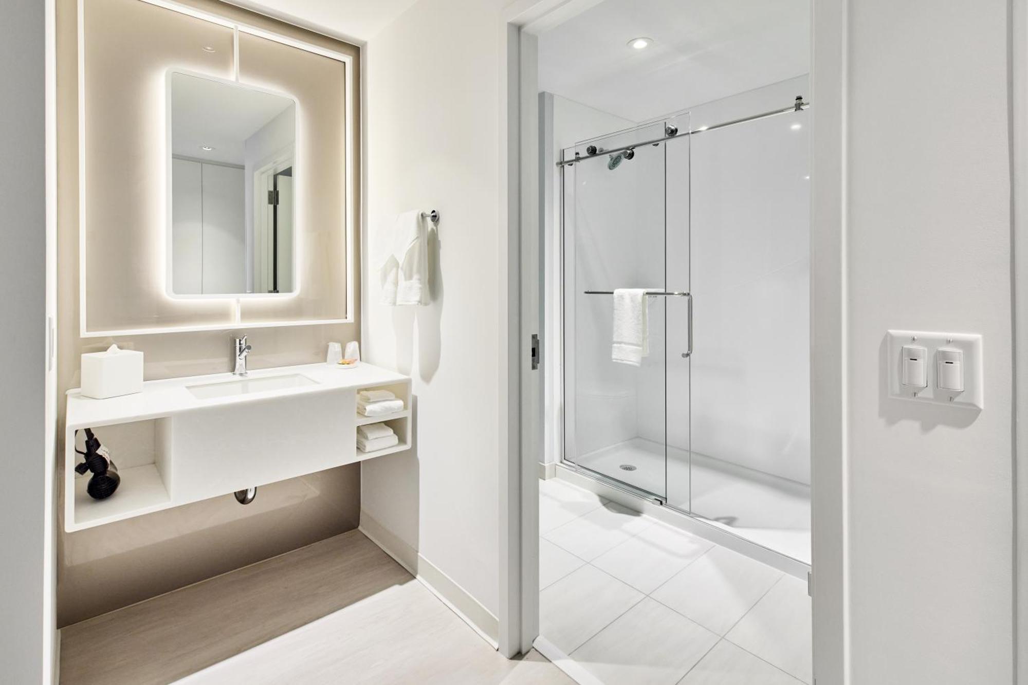 Hearing Accessible Pool View Standard Room Includes Early Park Admission*
