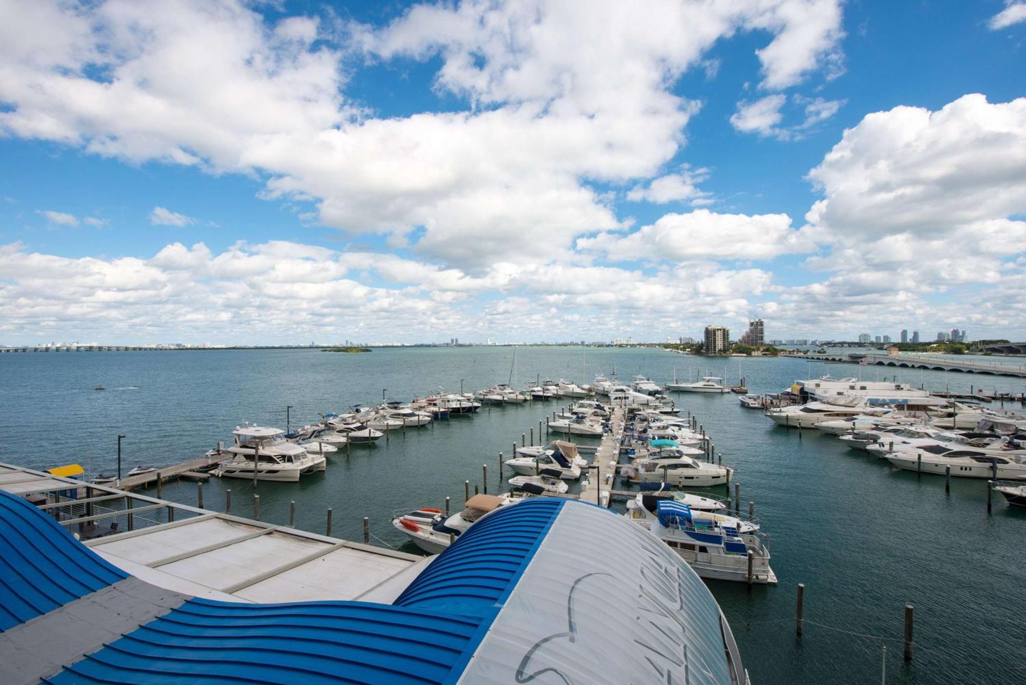 King Room Balcony & Bay View