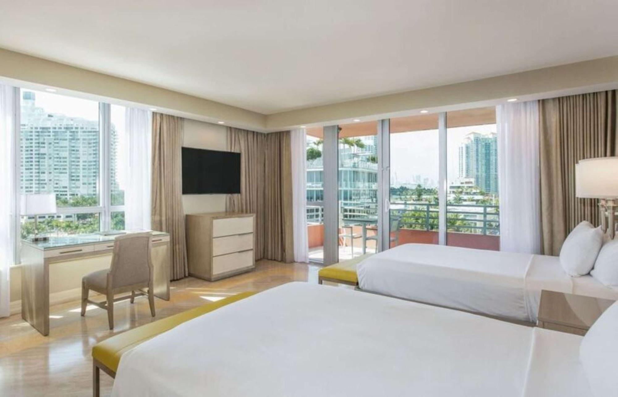 Deluxe Double Corner Studio City View