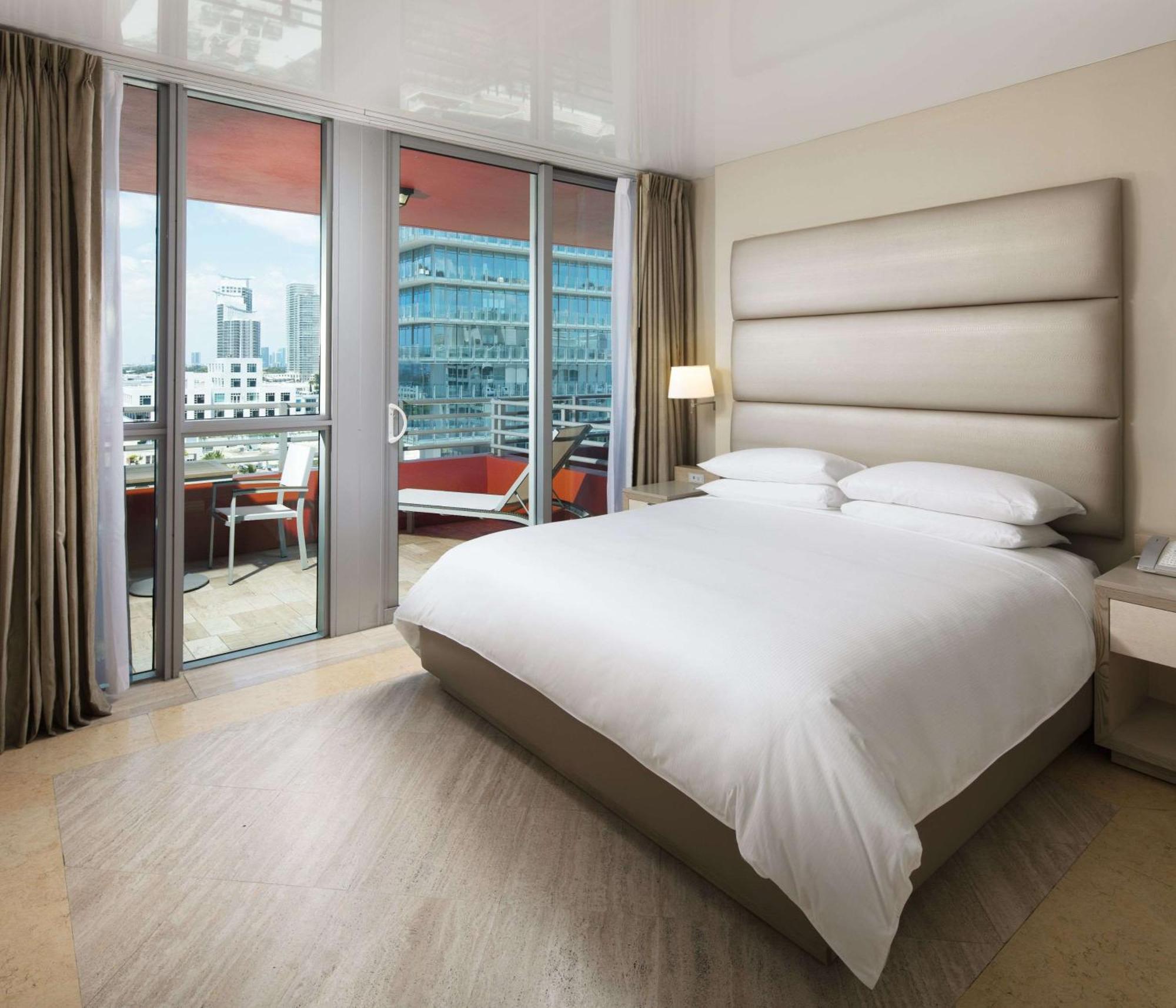 King Room Mobility Access City View