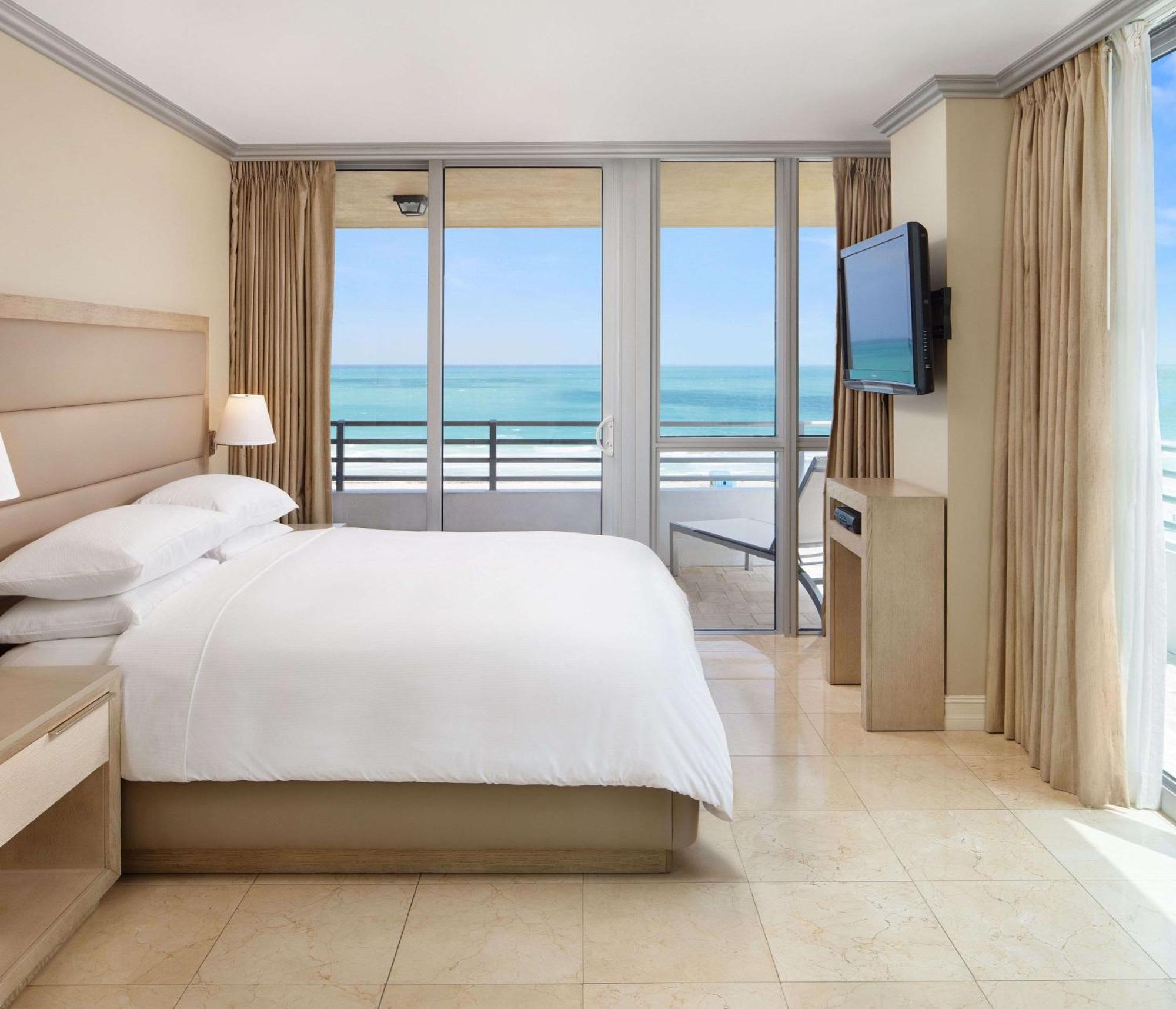 Two-Bedroom Oceanfront Suite Sofa Bed