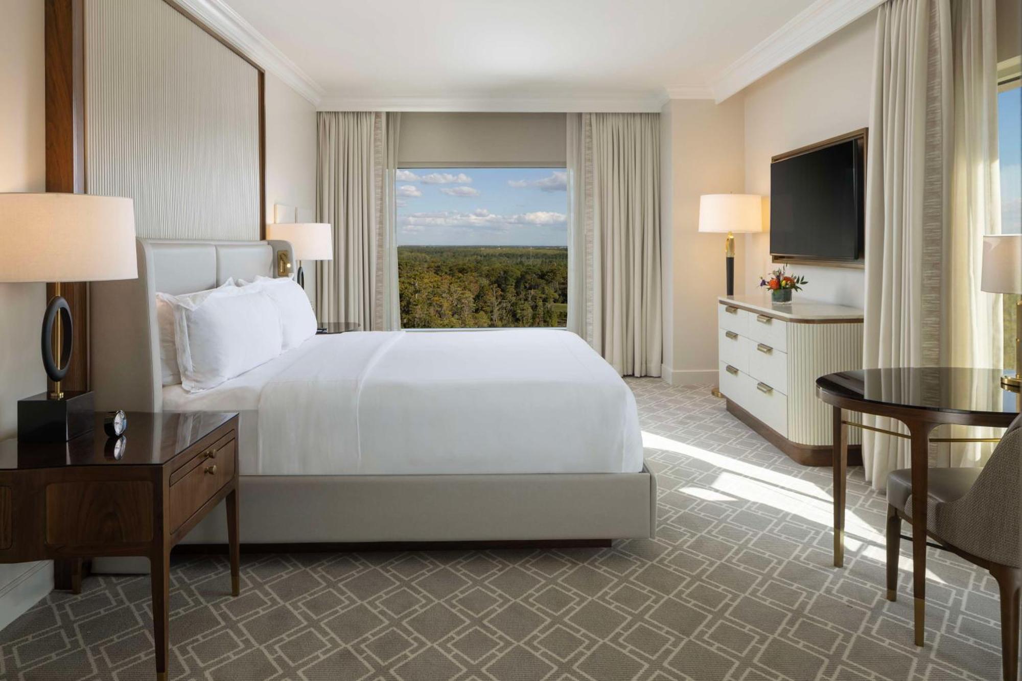 Luxury Family King Suite Balcony