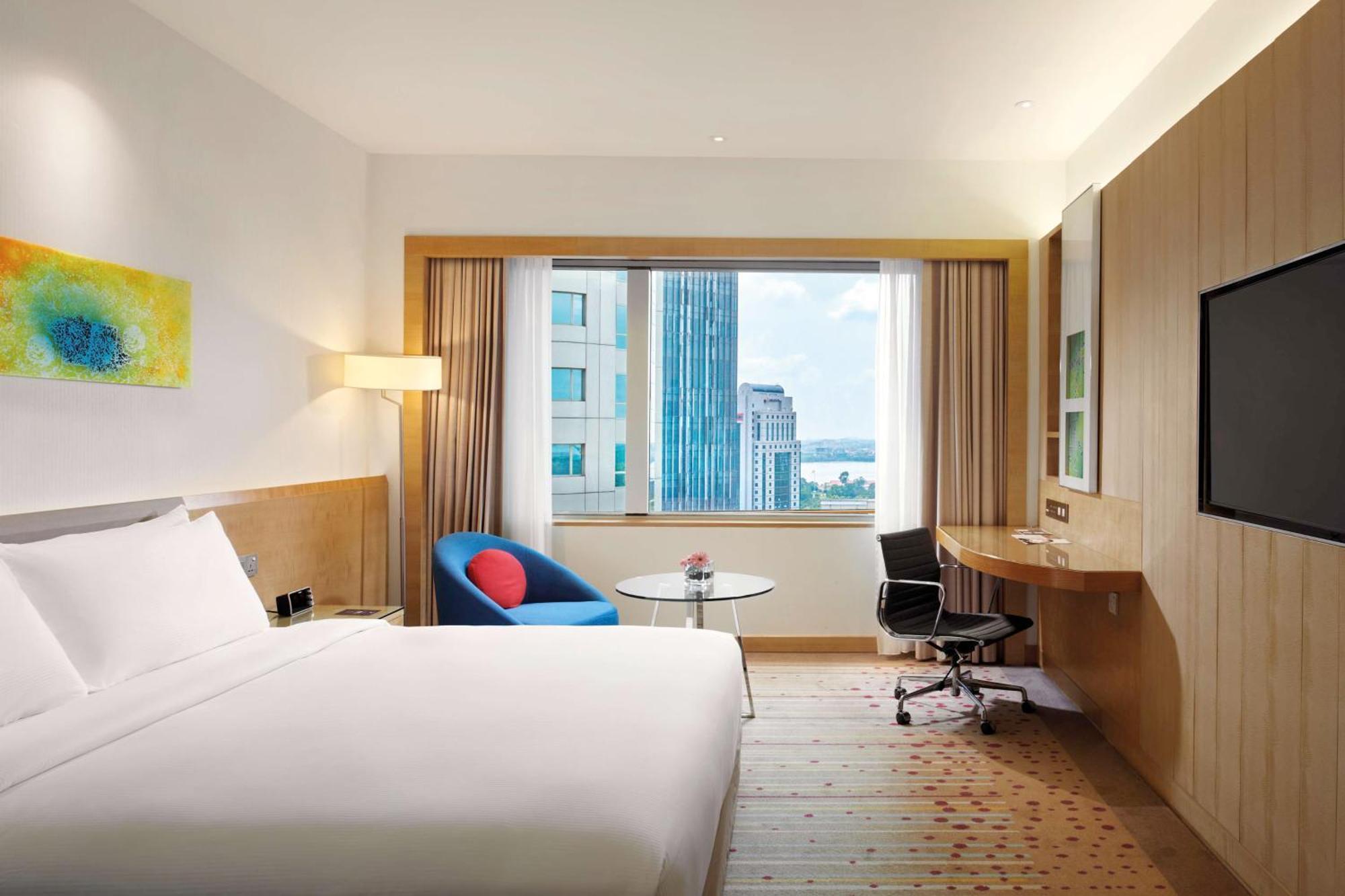 Deluxe King Room High Floor