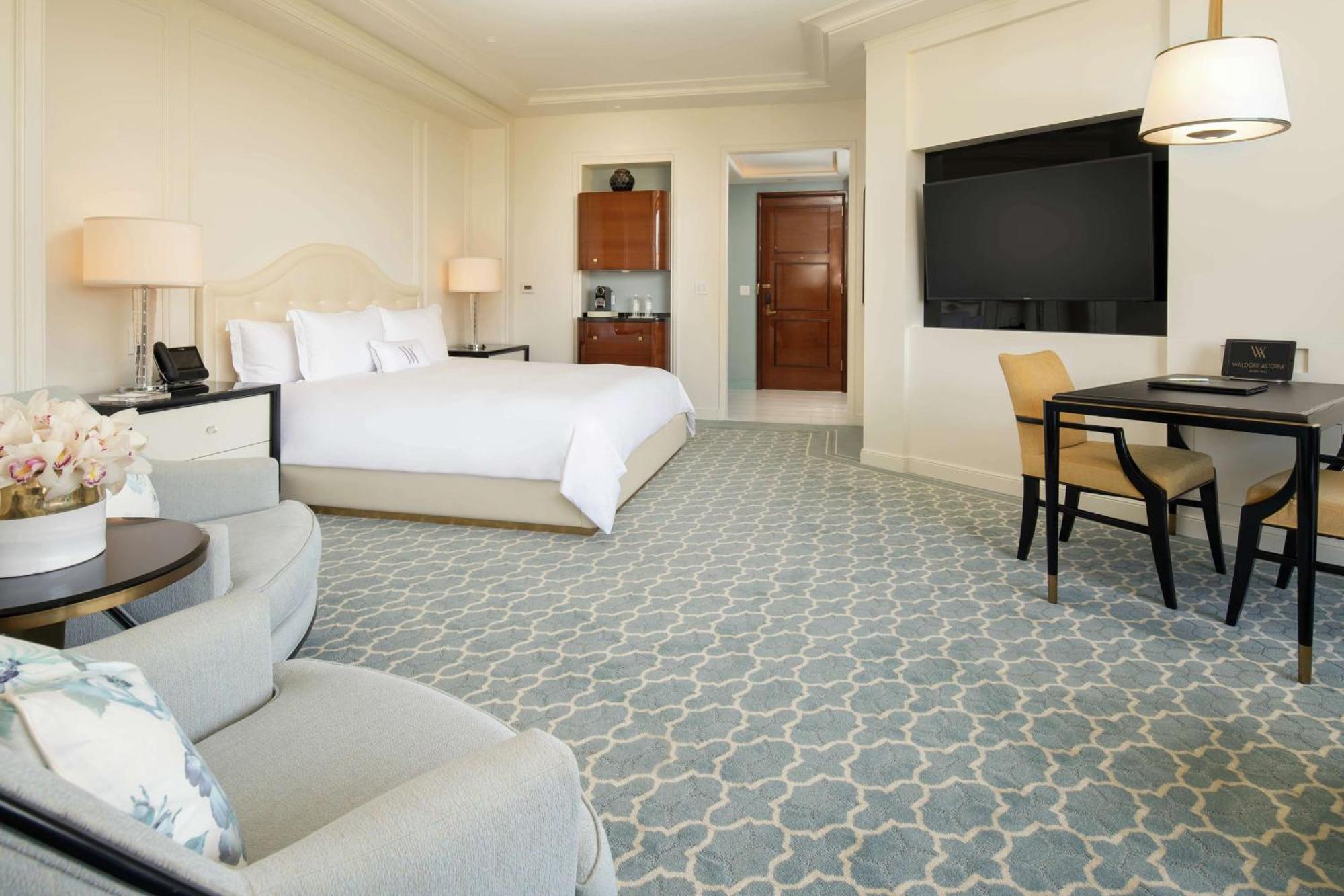 Beverly Hills Junior Suite Terrace View