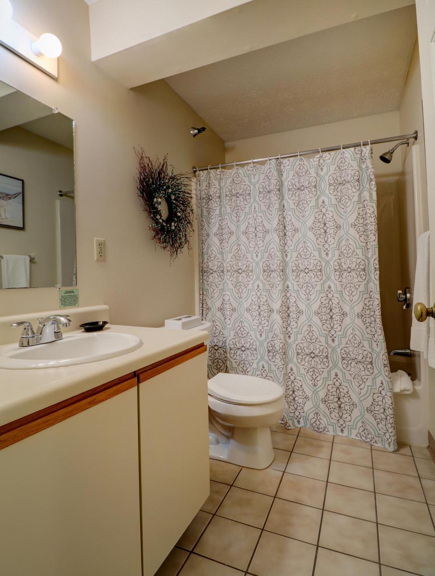 2-Bedroom Suite or King bed