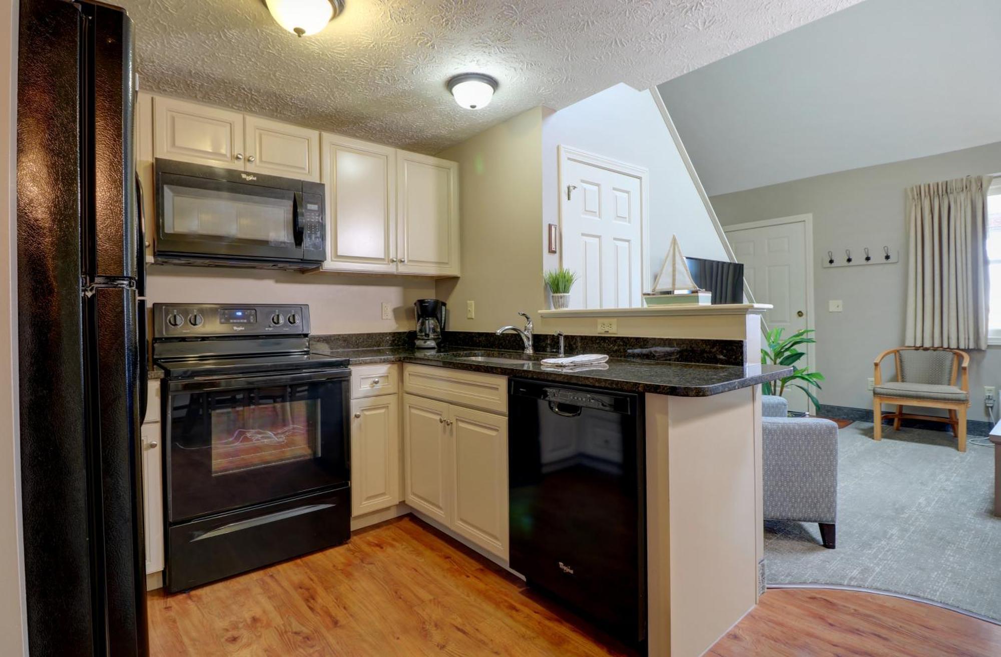 2-Bedroom Suite or Queen bed