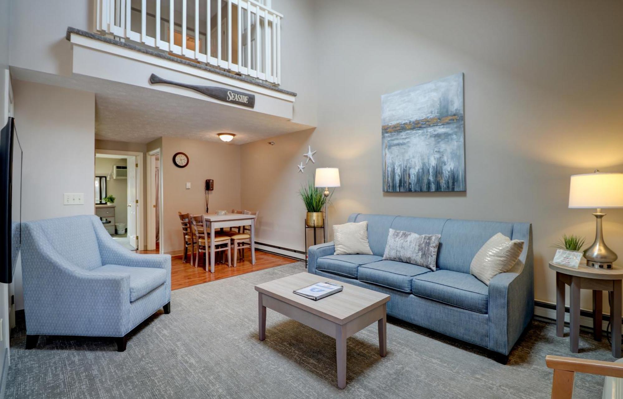 2-Bedroom Loft Suite or King bed