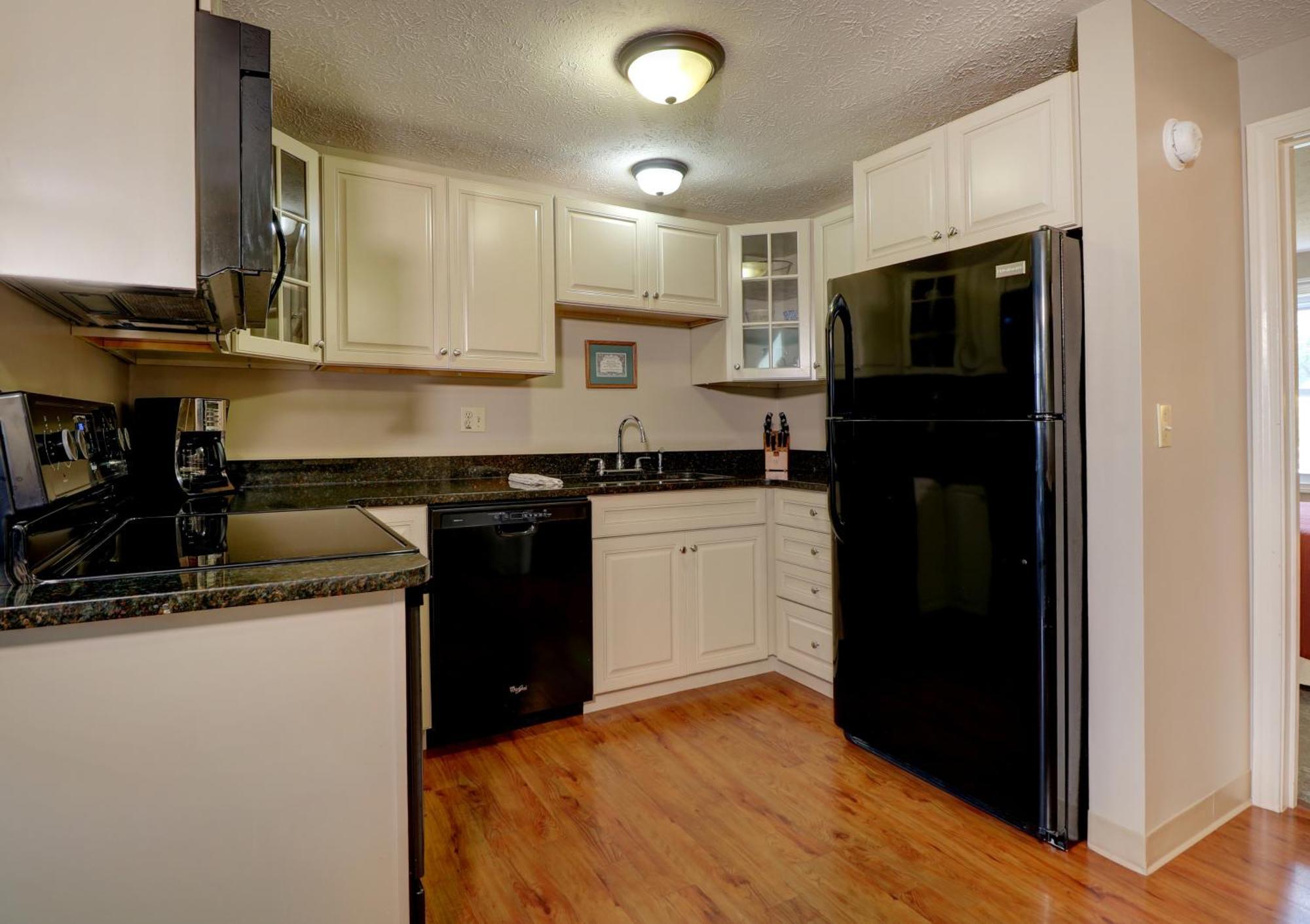2 Bedroom Loft Suite or Queen bed