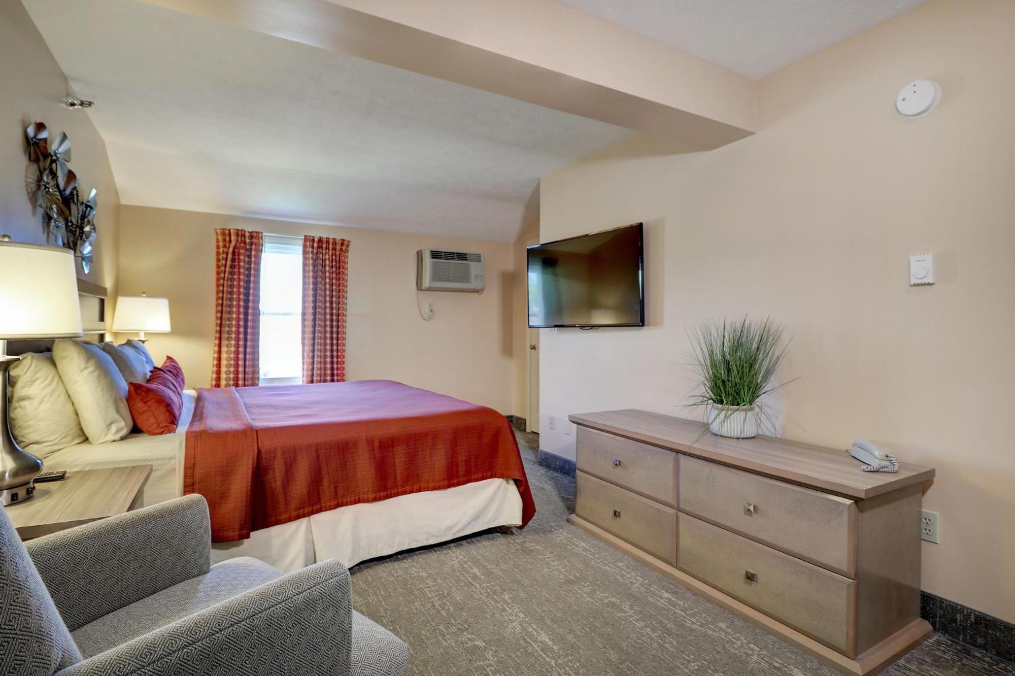 2-Bedroom Suite or King bed