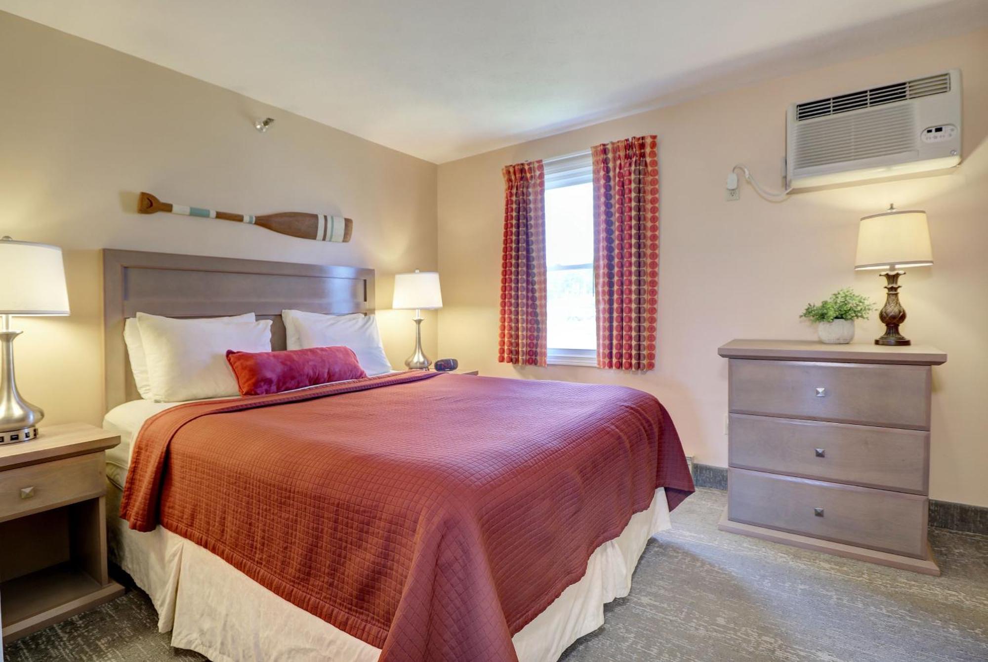 2-Bedroom Suite or King bed