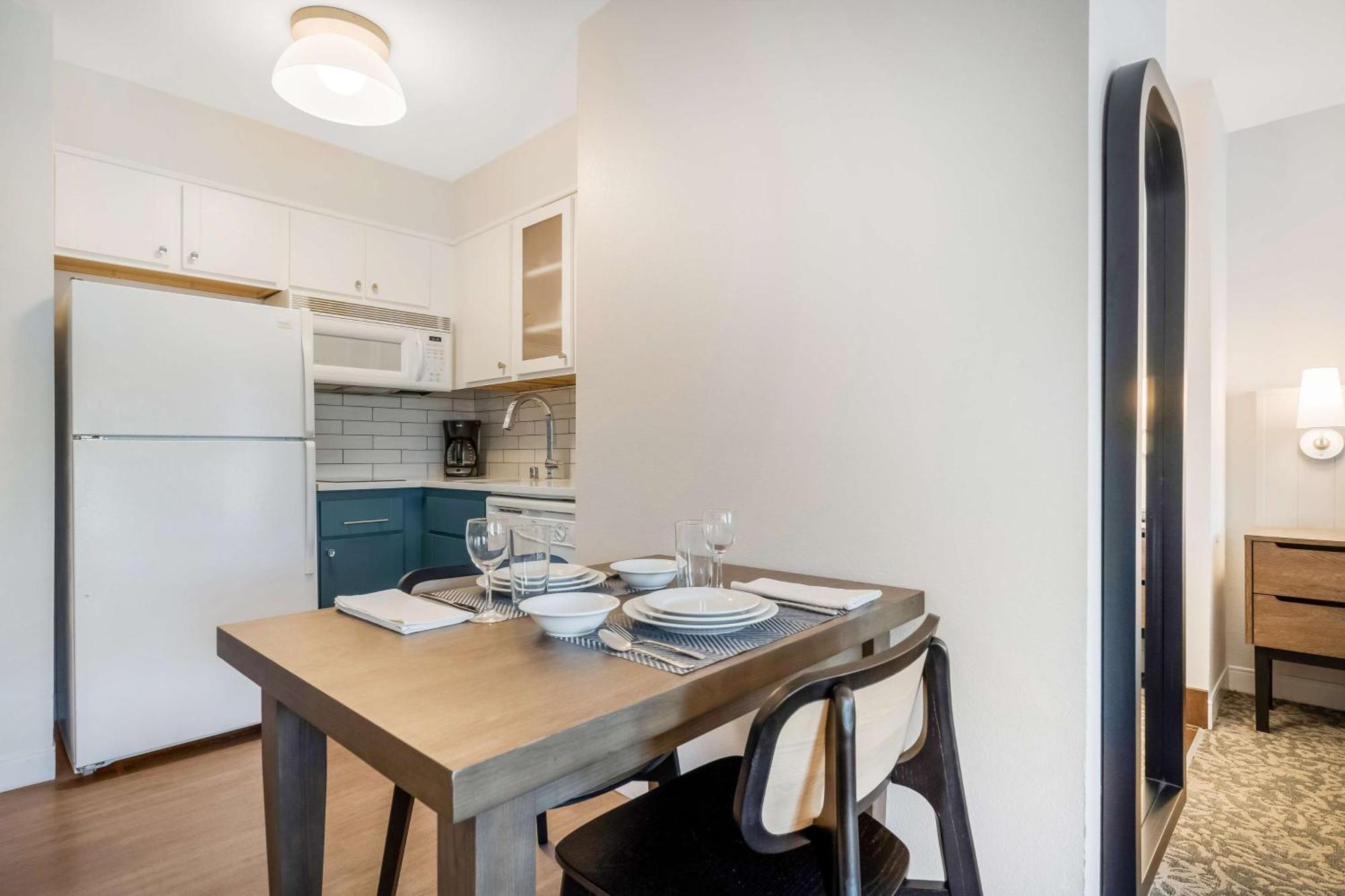 One-Bedroom King Suite