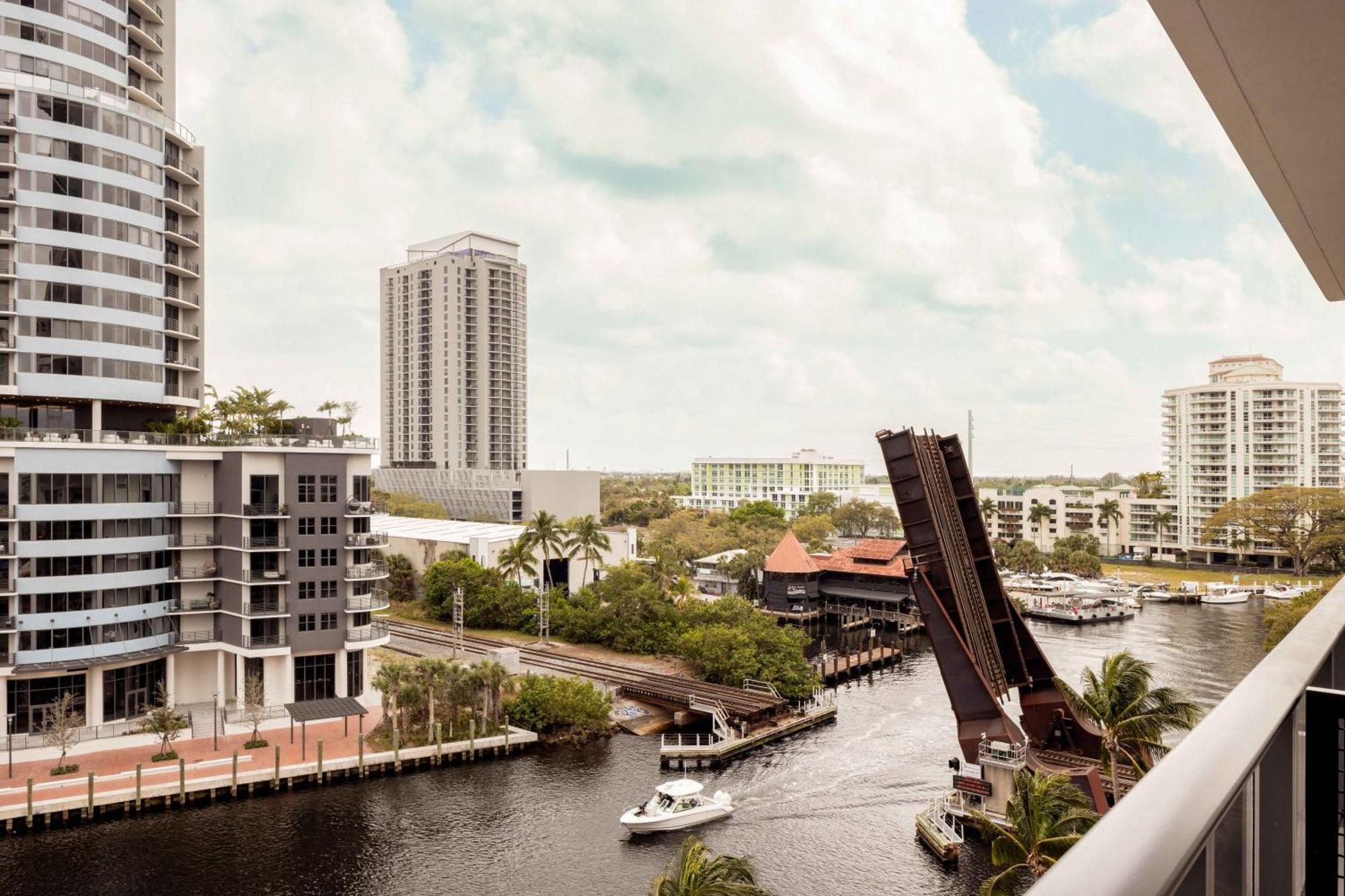 Three-Bedroom Apartment Water View
