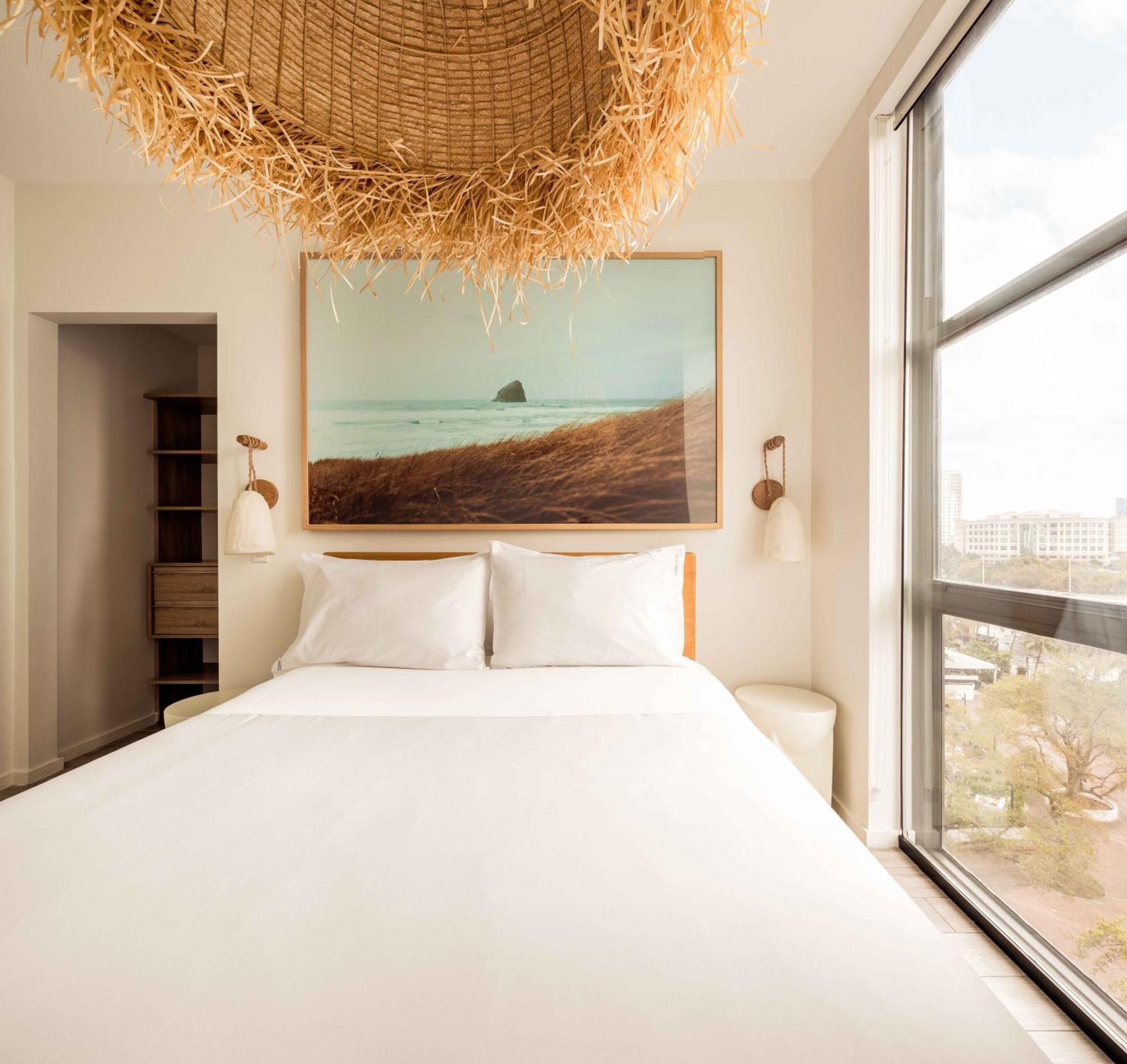 Three-Bedroom Apartment Water View