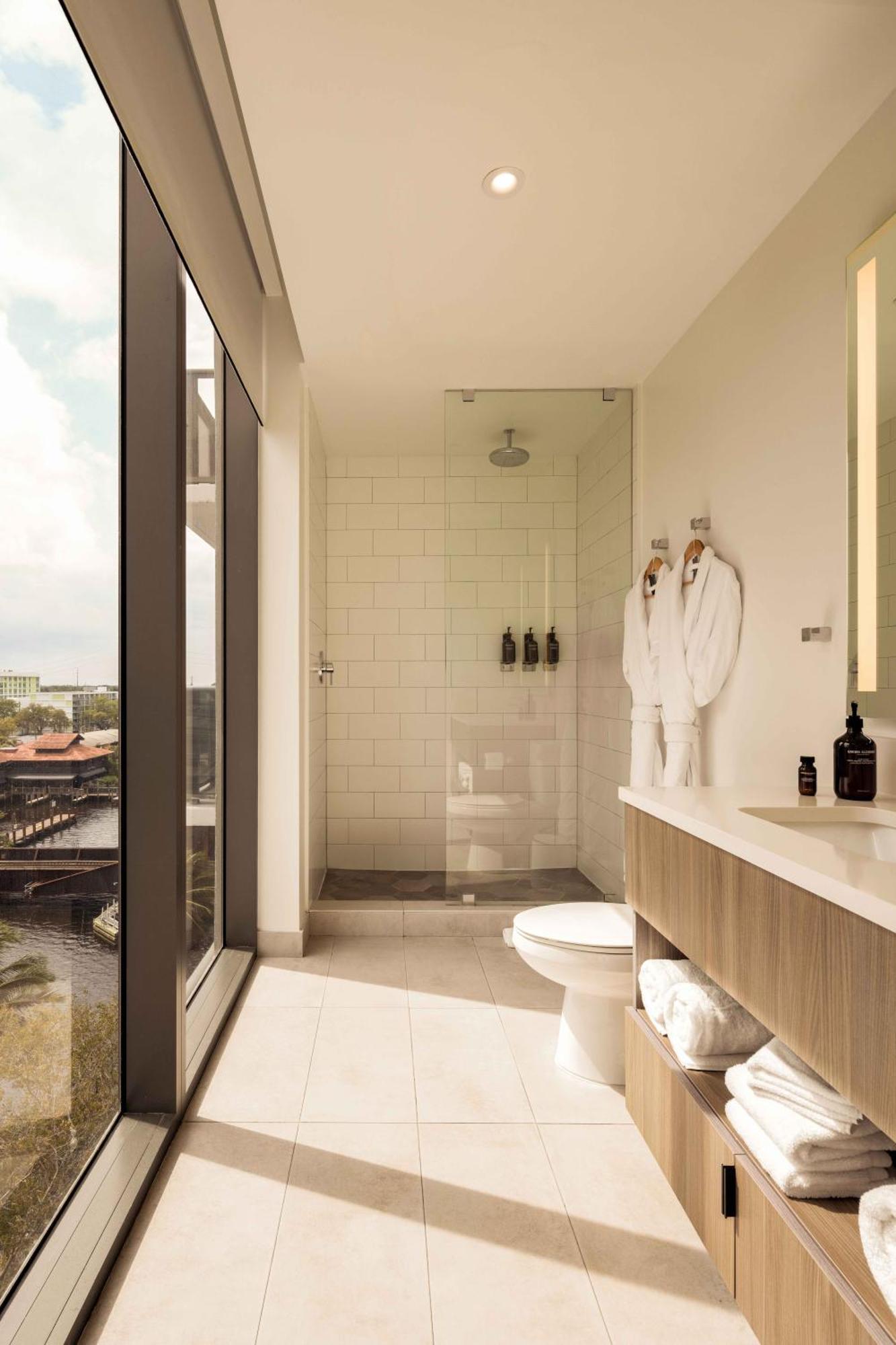 Three-Bedroom Apartment Water View