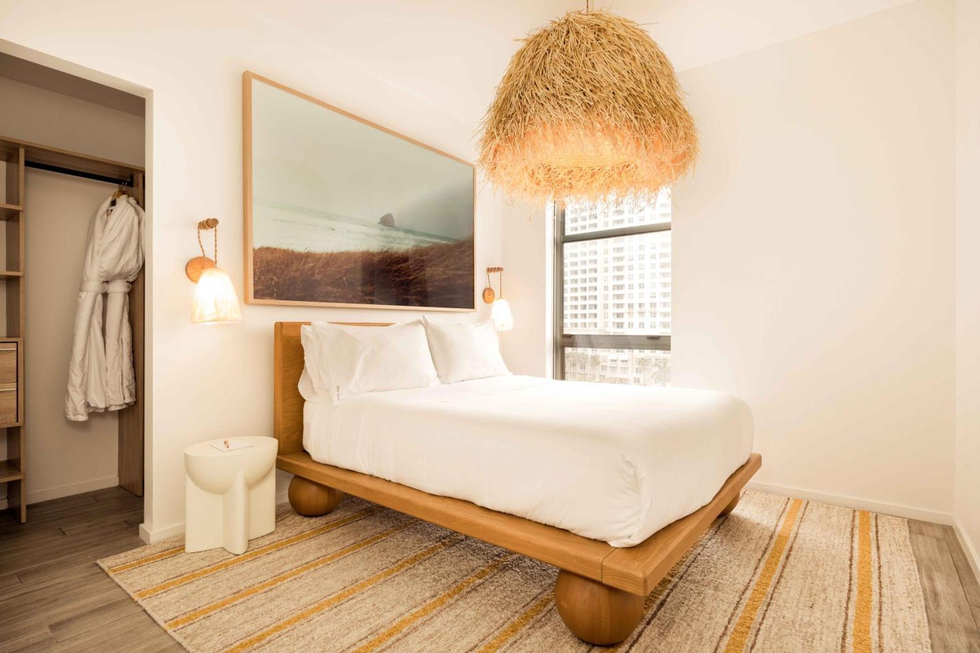 Three-Bedroom Apartment Water View