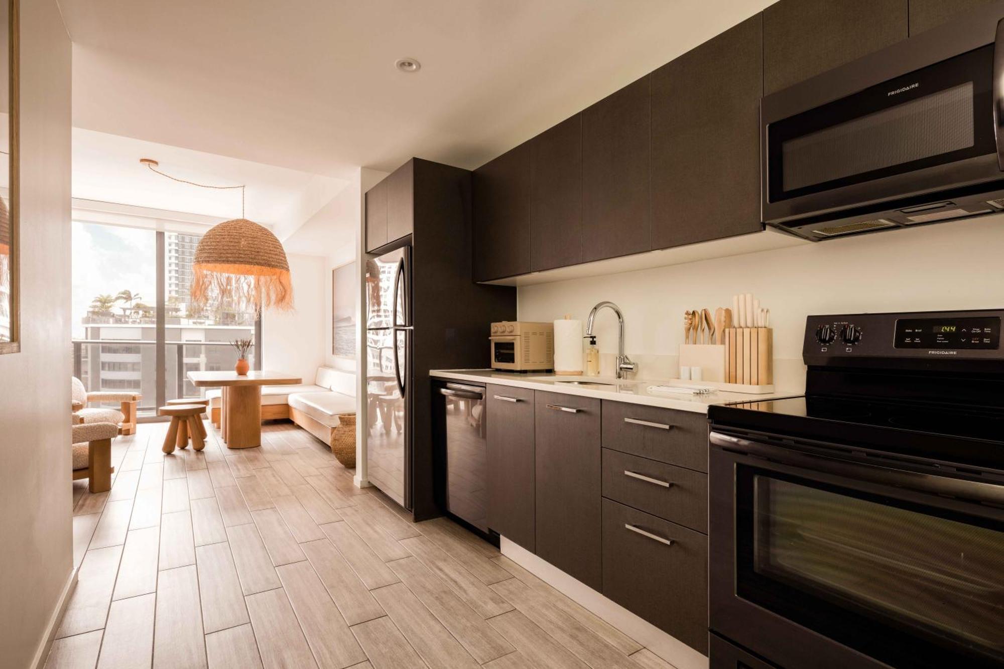 Three-Bedroom Apartment Water View