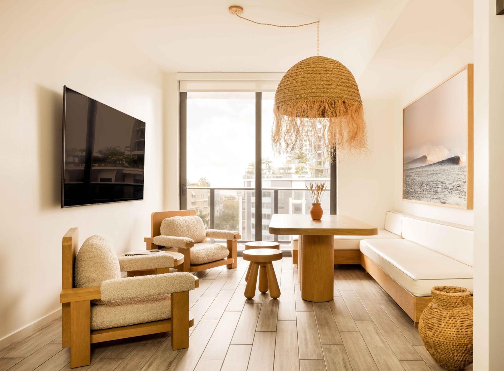 Three-Bedroom Apartment Water View