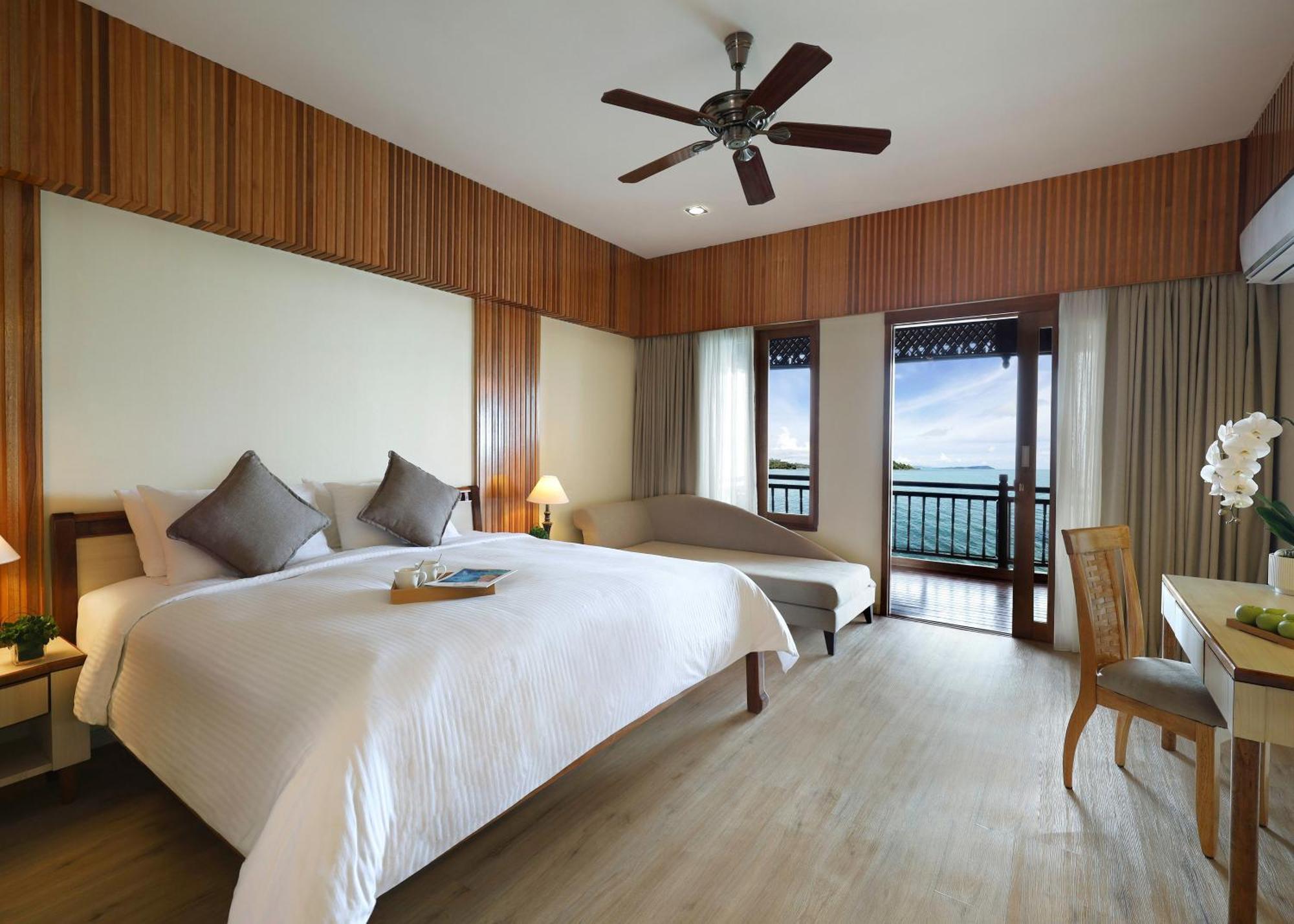 Premier Chalet On Water