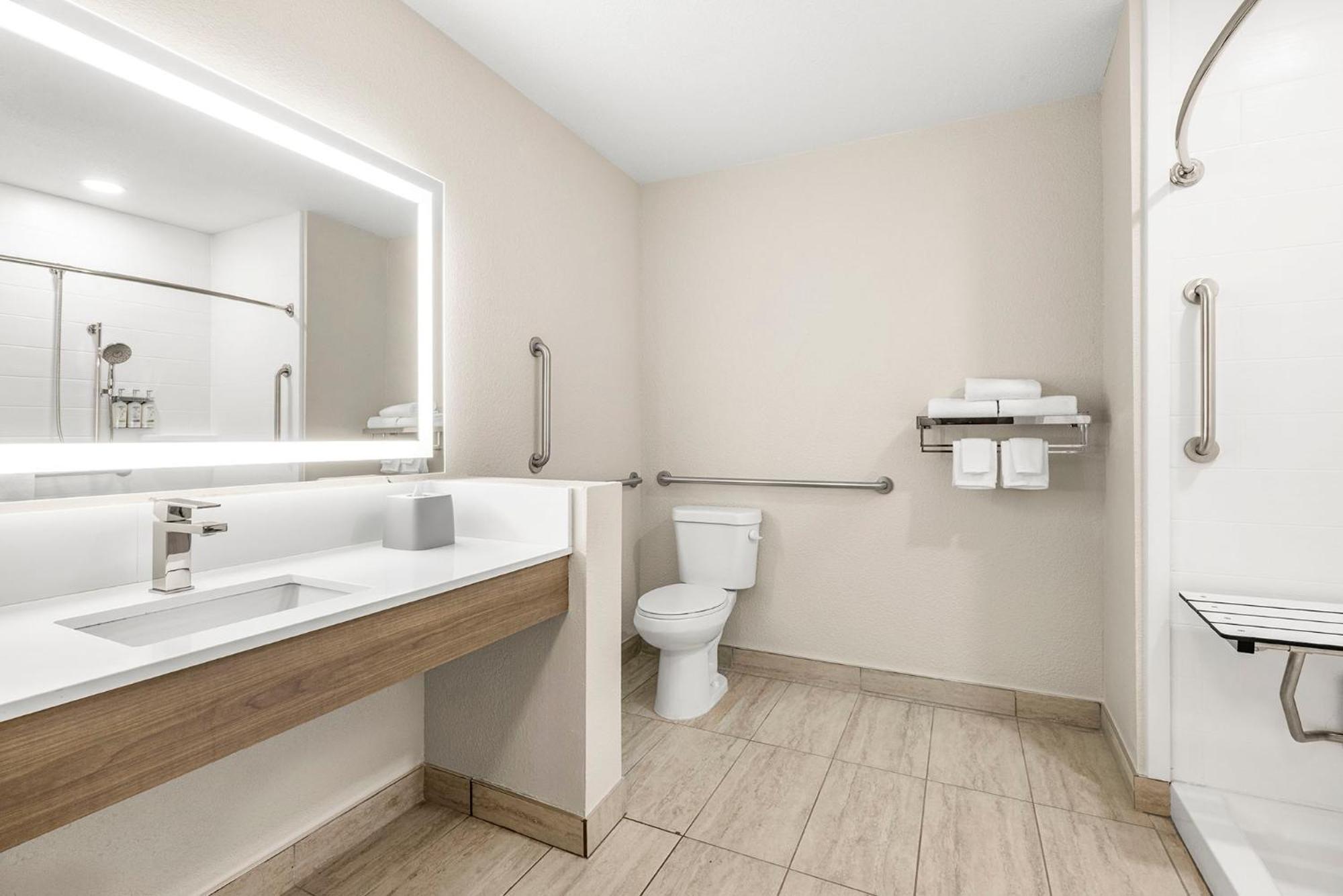 King Studio Suite Roll Shower Mobility Access