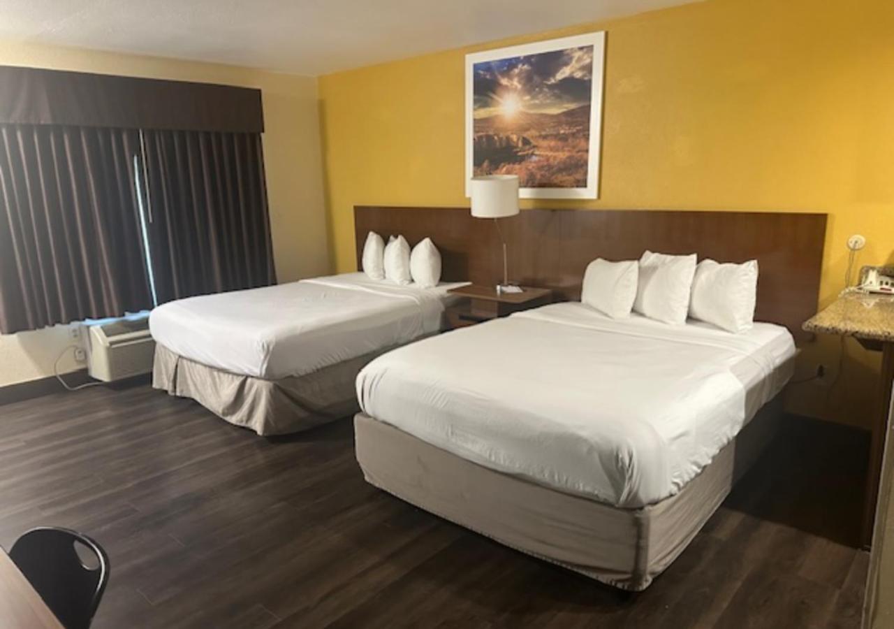 Queen Room Two Queen Beds Non-Smoking