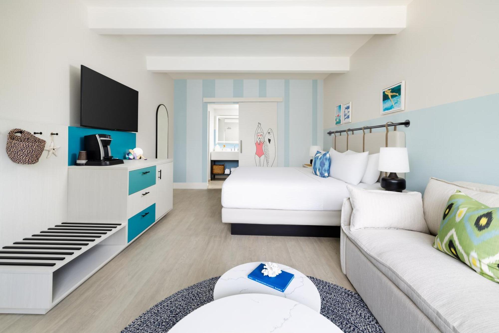 One King Bed Hearing Accessible