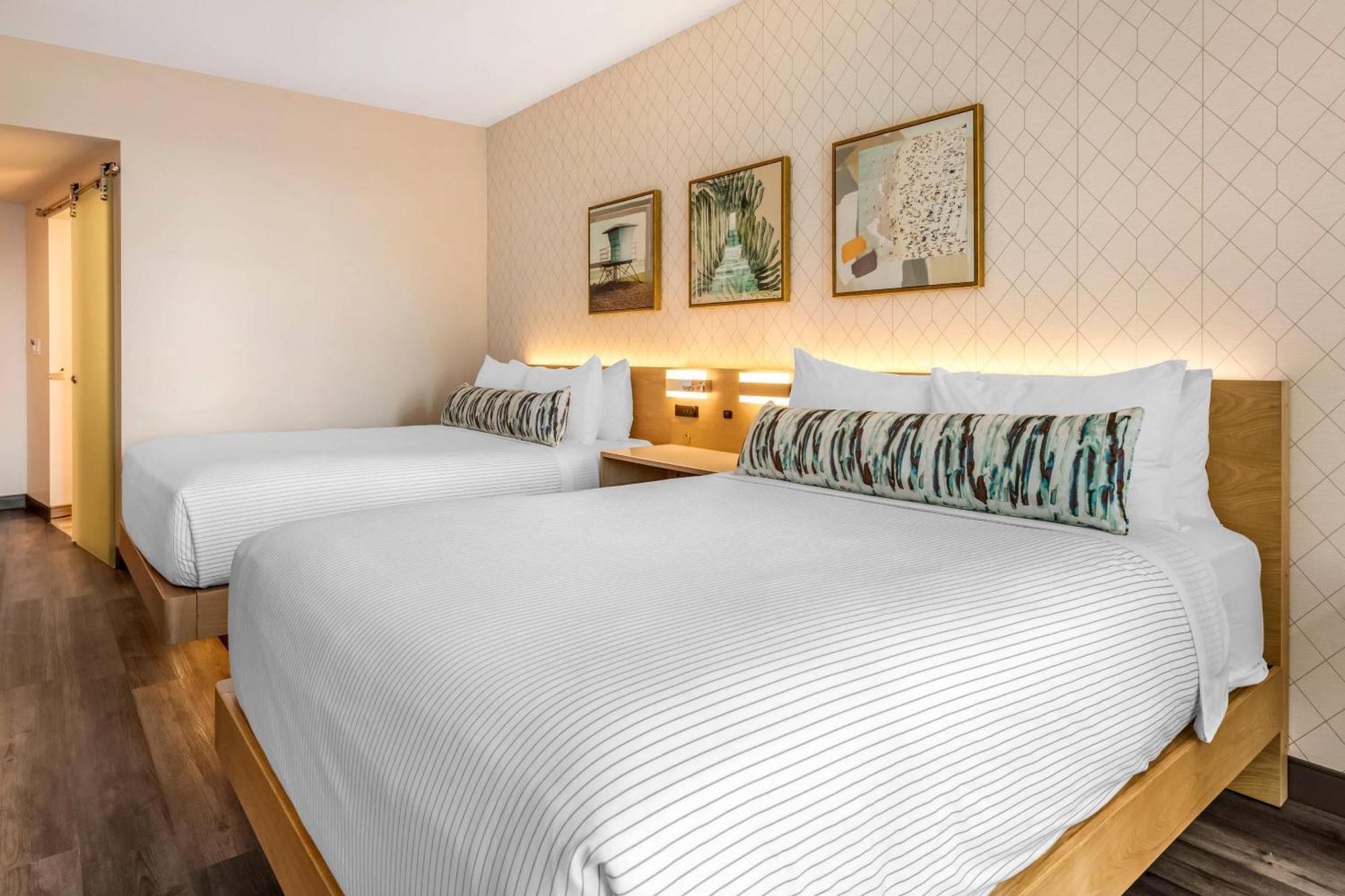 Standard Queen Room Two Queen Beds Non-Smoking