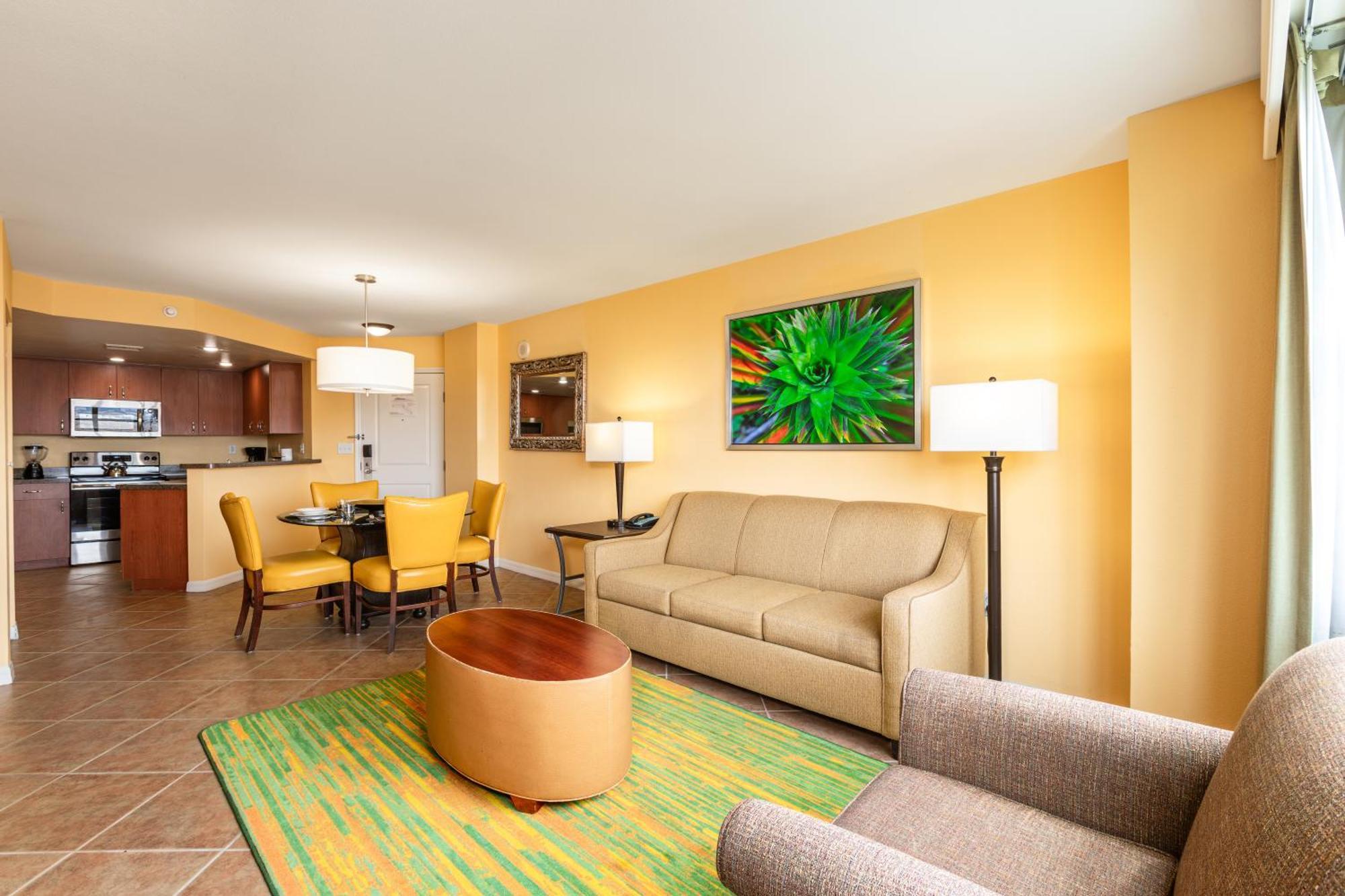 King Suite Pool View