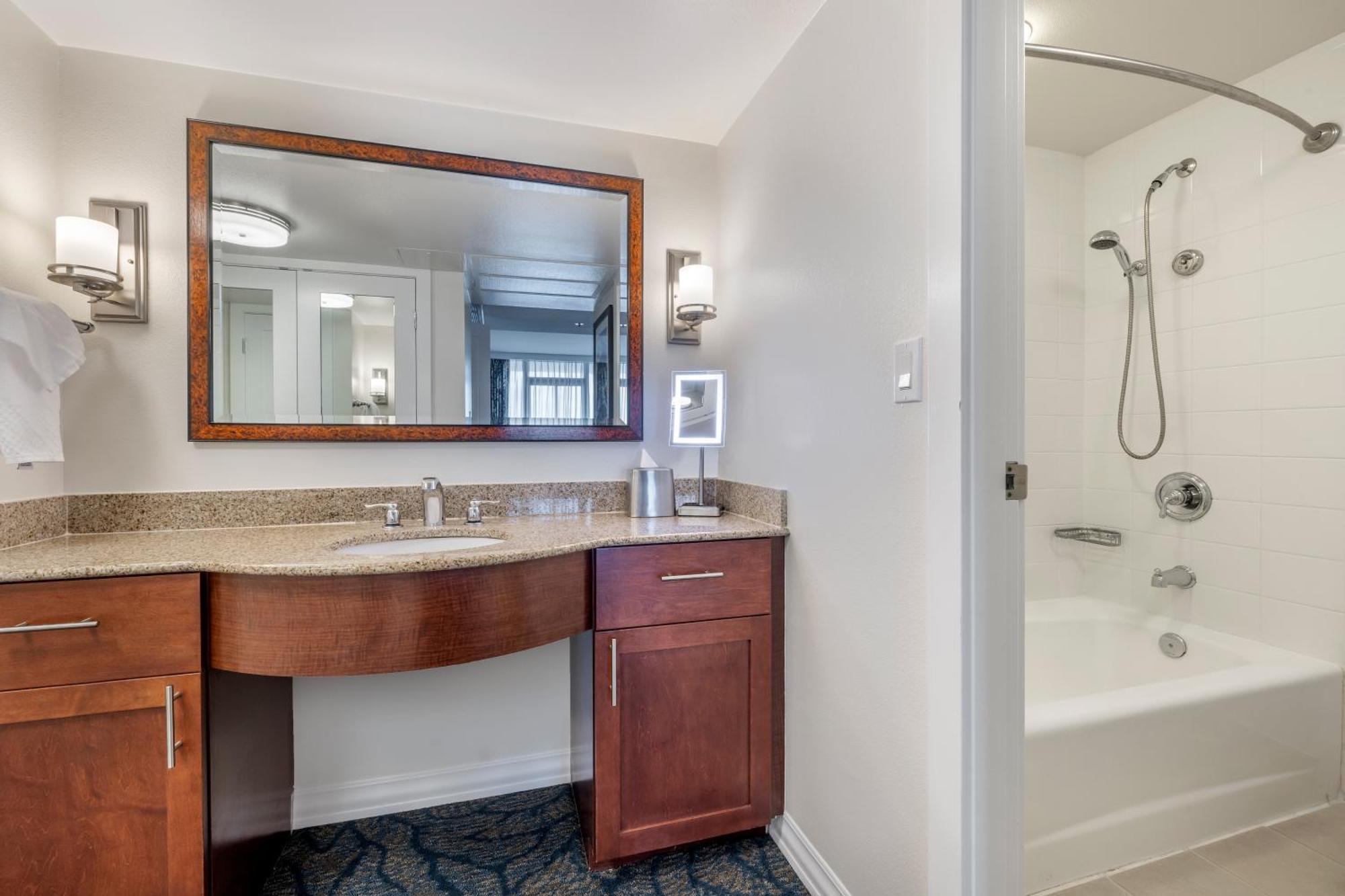 Two-Bedroom Bi-Level Penthouse Suite Ocean View Lagoon Tower