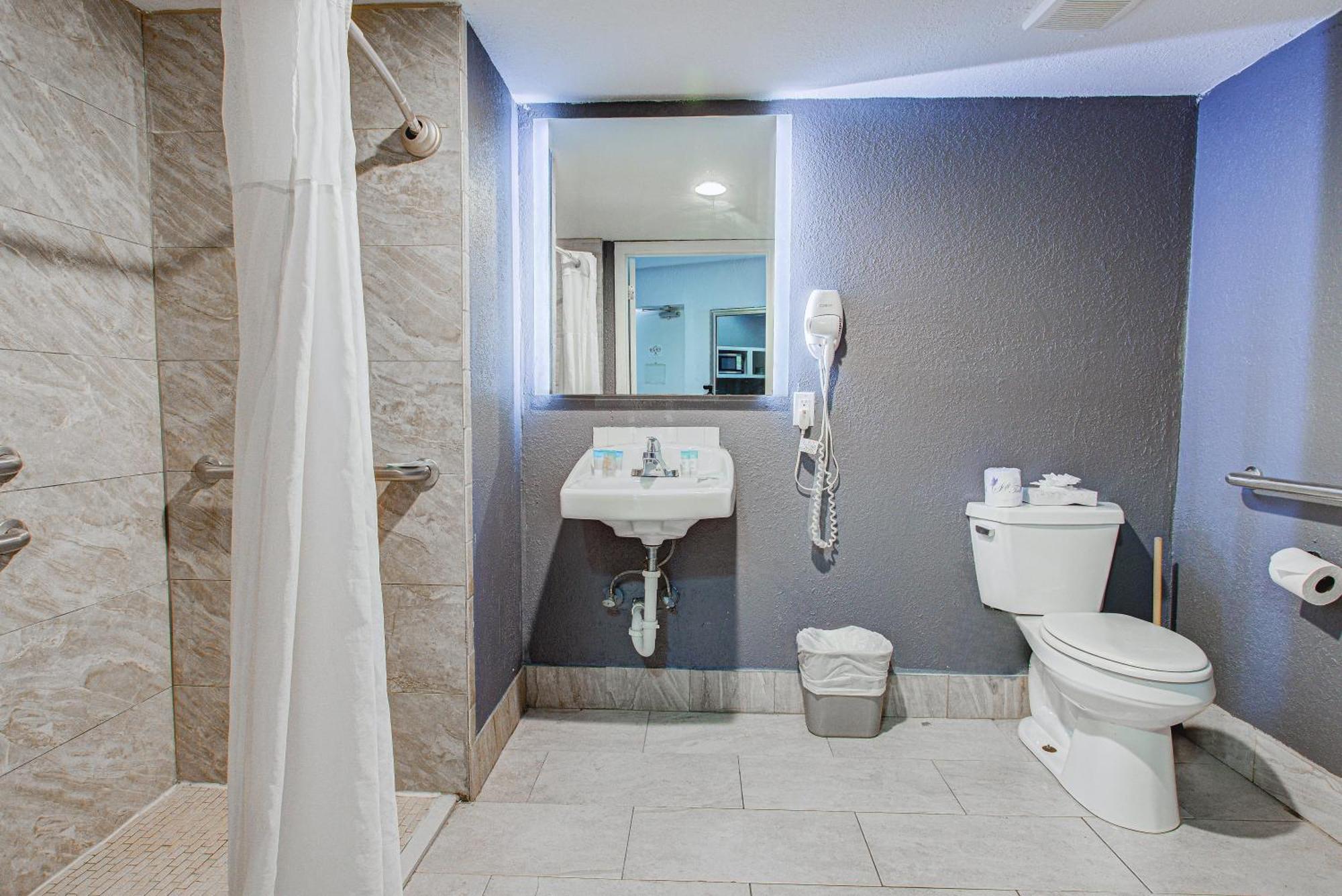 King Room Side Sea View roll shower disability access