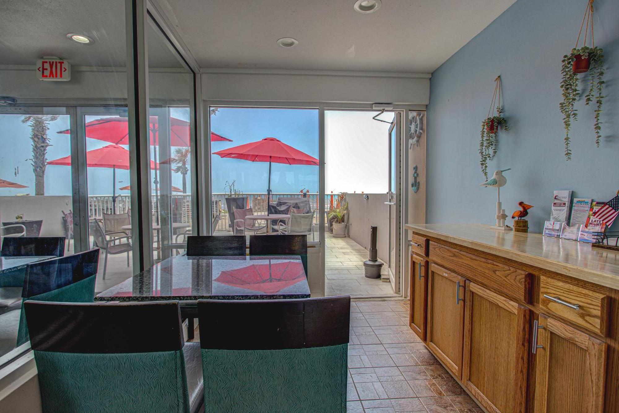 Deluxe King Room Patio Sea View